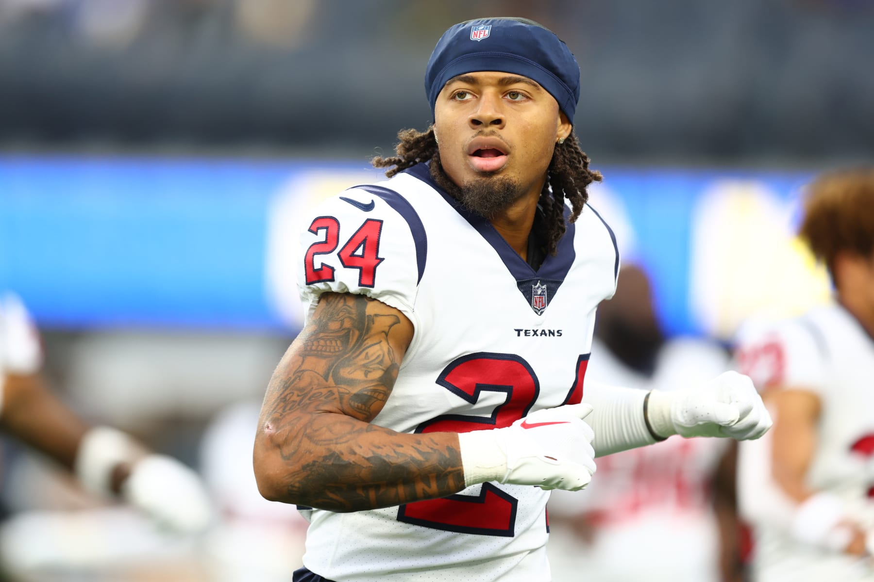 INGLEWOOD, CALIFORNIA - AUGUST 19: Derek Stingley Jr. #24 of the Houston Texans stretches prior to kickoff of a preseason game against the Los Angeles Rams at SoFi Stadium on August 19, 2022 in Inglewood, California. (Photo by Joe Scarnici/Getty Images)