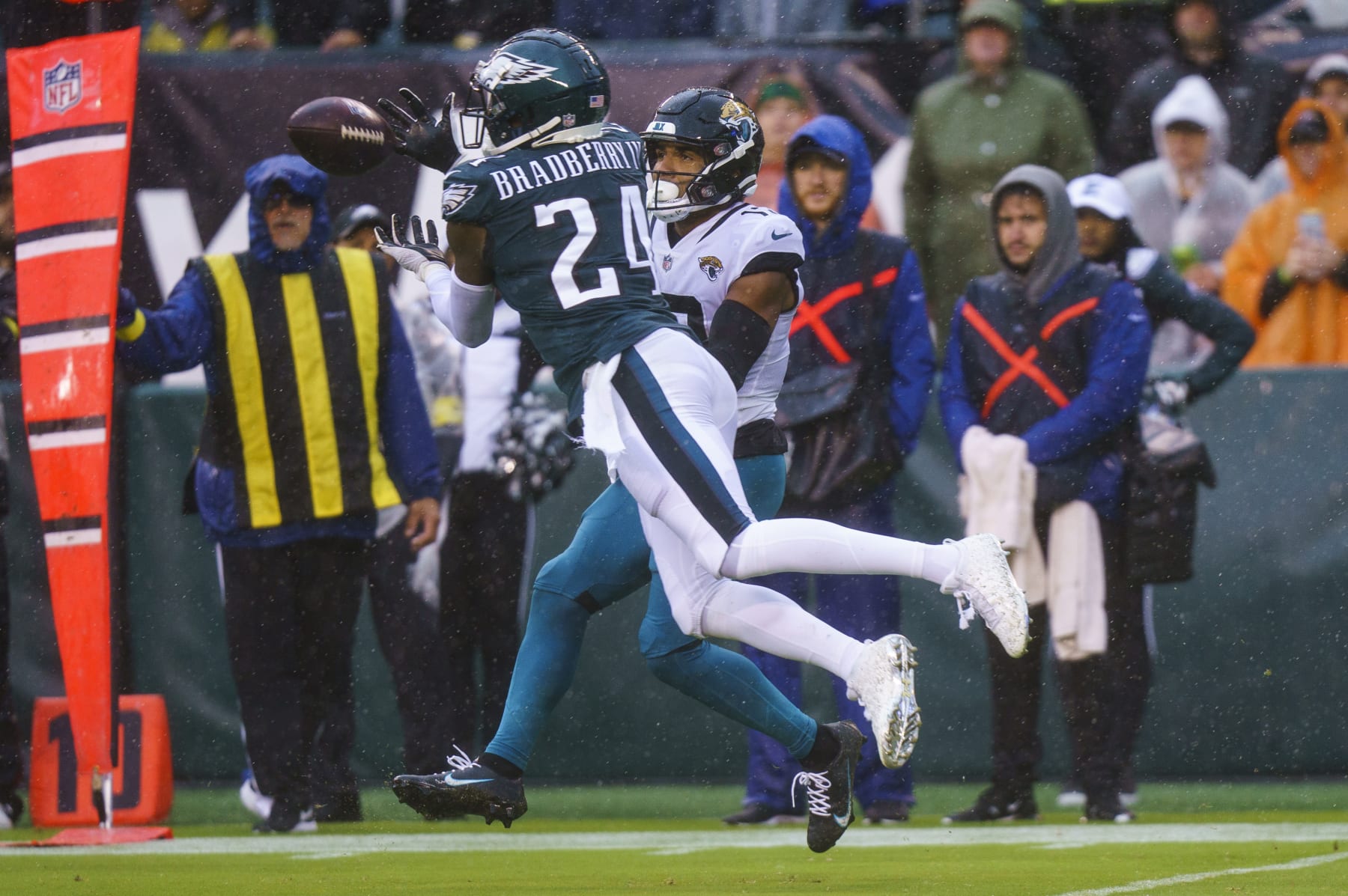 Photos from Philadelphia Eagles 29-21 win over Jacksonville Jaguars — NFL,  Week 4