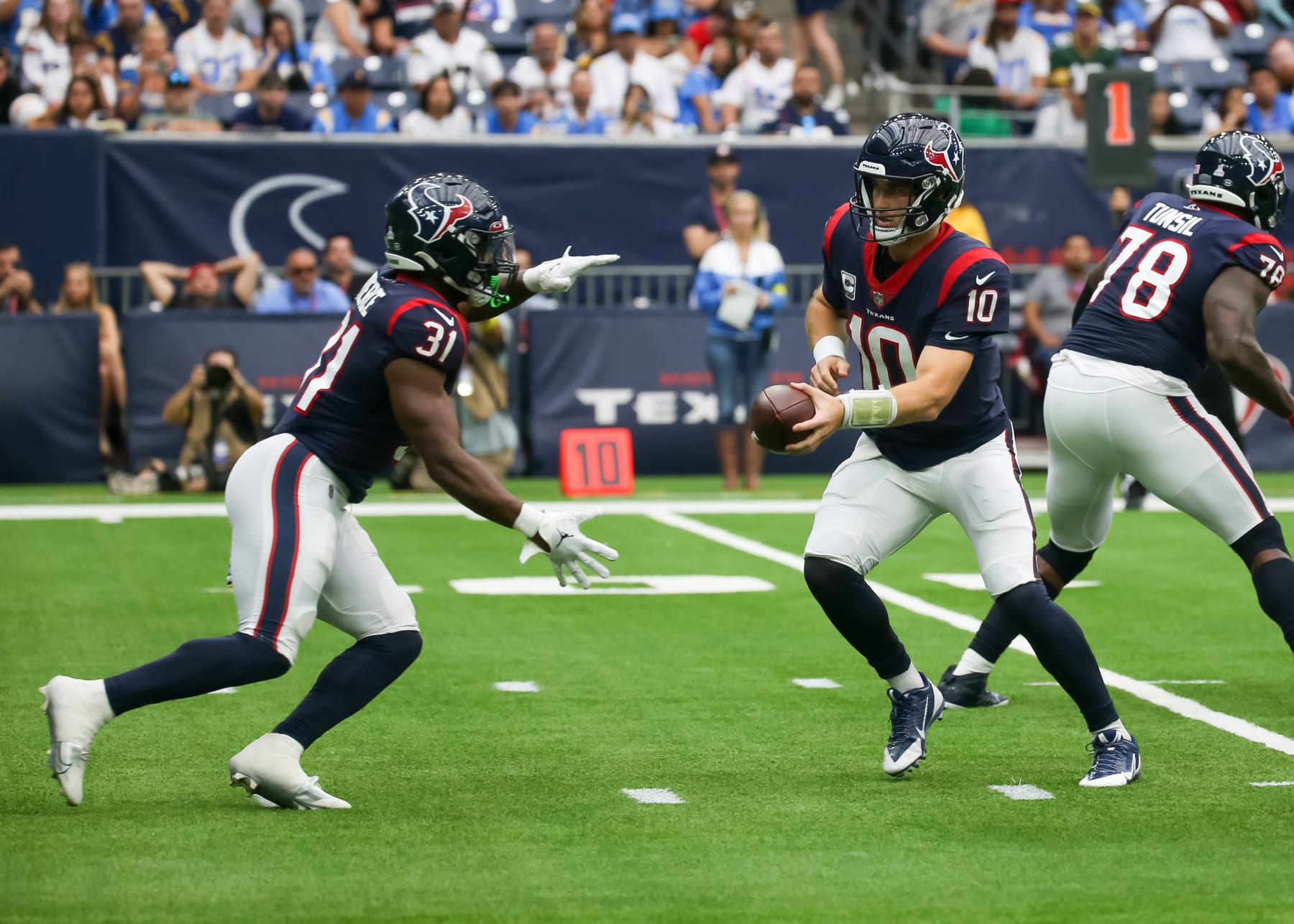 Pierce's performance bright spot in dismal Texans season