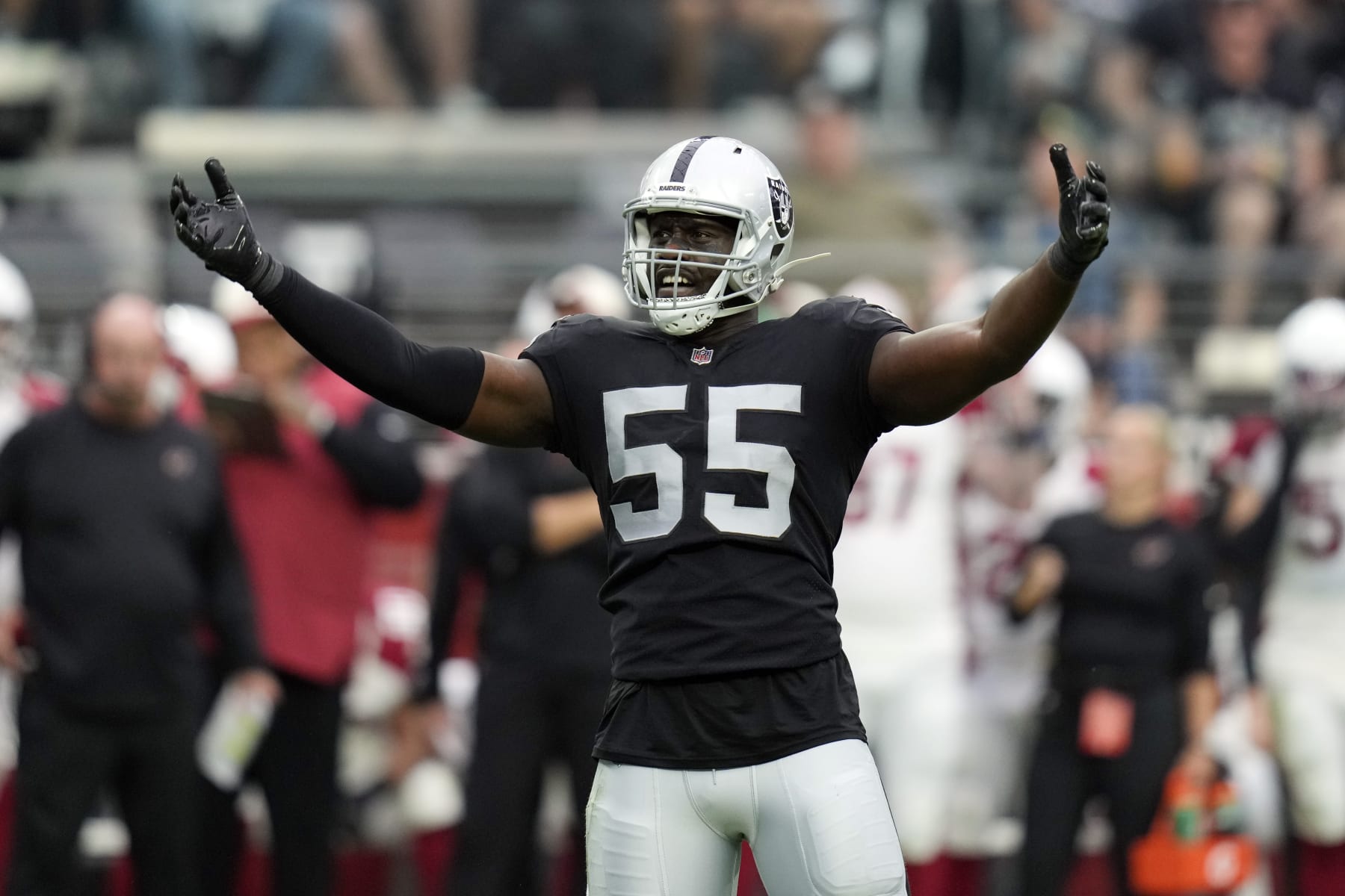 Raiders backup maximizes his opportunities while superstar veteran