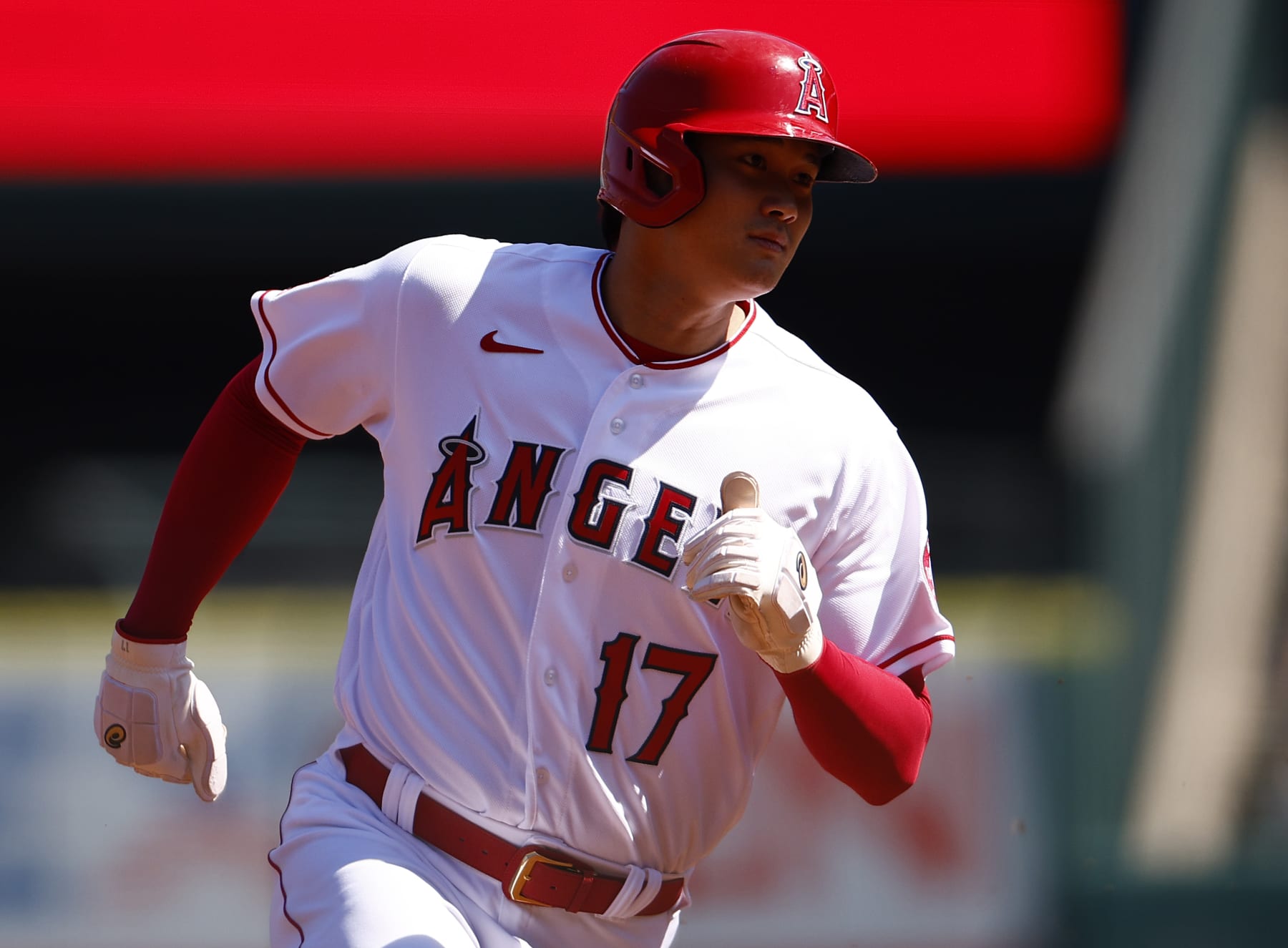 ANAHEIM, CALIFORNIA - OCTOBER 02:  Shohei Ohtani #17 of the Los Angeles Angels at Angel Stadium of Anaheim on October 02, 2022 in Anaheim, California. (Photo by Ronald Martinez/Getty Images)