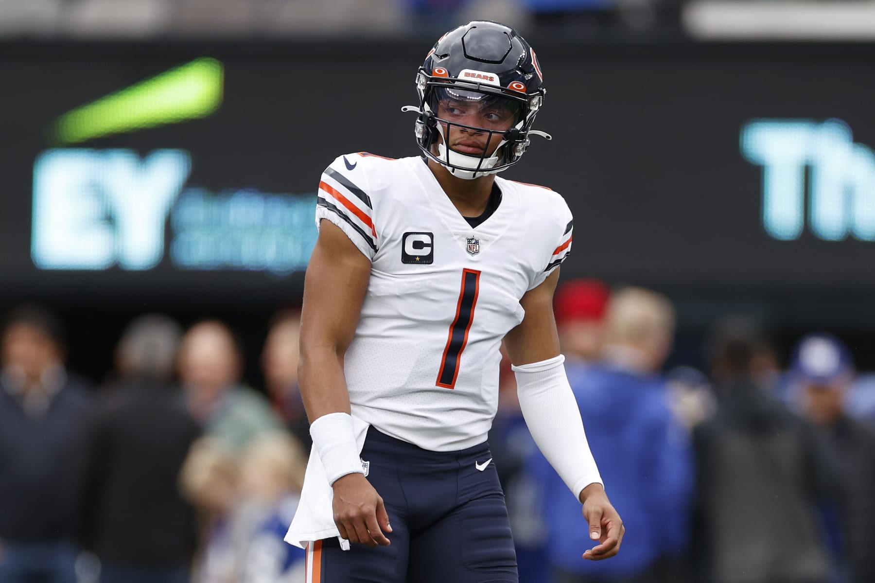 Justin Fields Flashes Bright Bears Future in MNF Beatdown vs