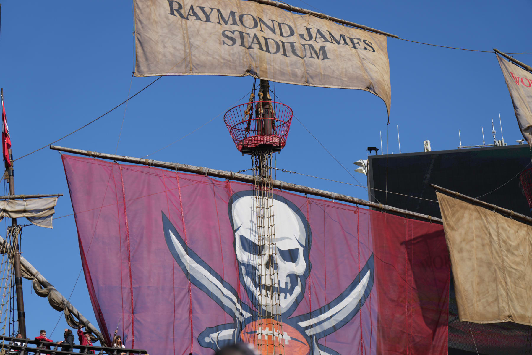 Tampa Bay Buccaneers – Our Game Plan for a Day at the Raymond