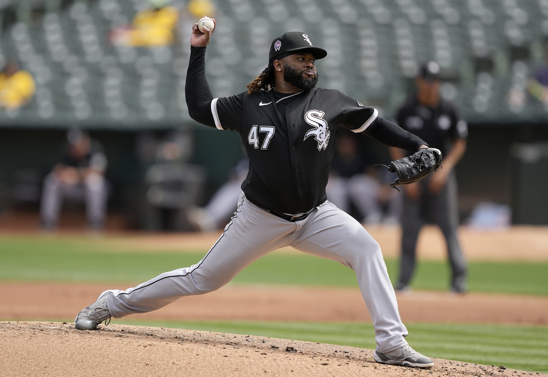 ANAHEIM, CA - JUNE 28: Chicago White Sox pitcher Johnny Cueto (47) pitching  in the second inning of an MLB baseball game against the Los Angeles Angels  played on June 28, 2022