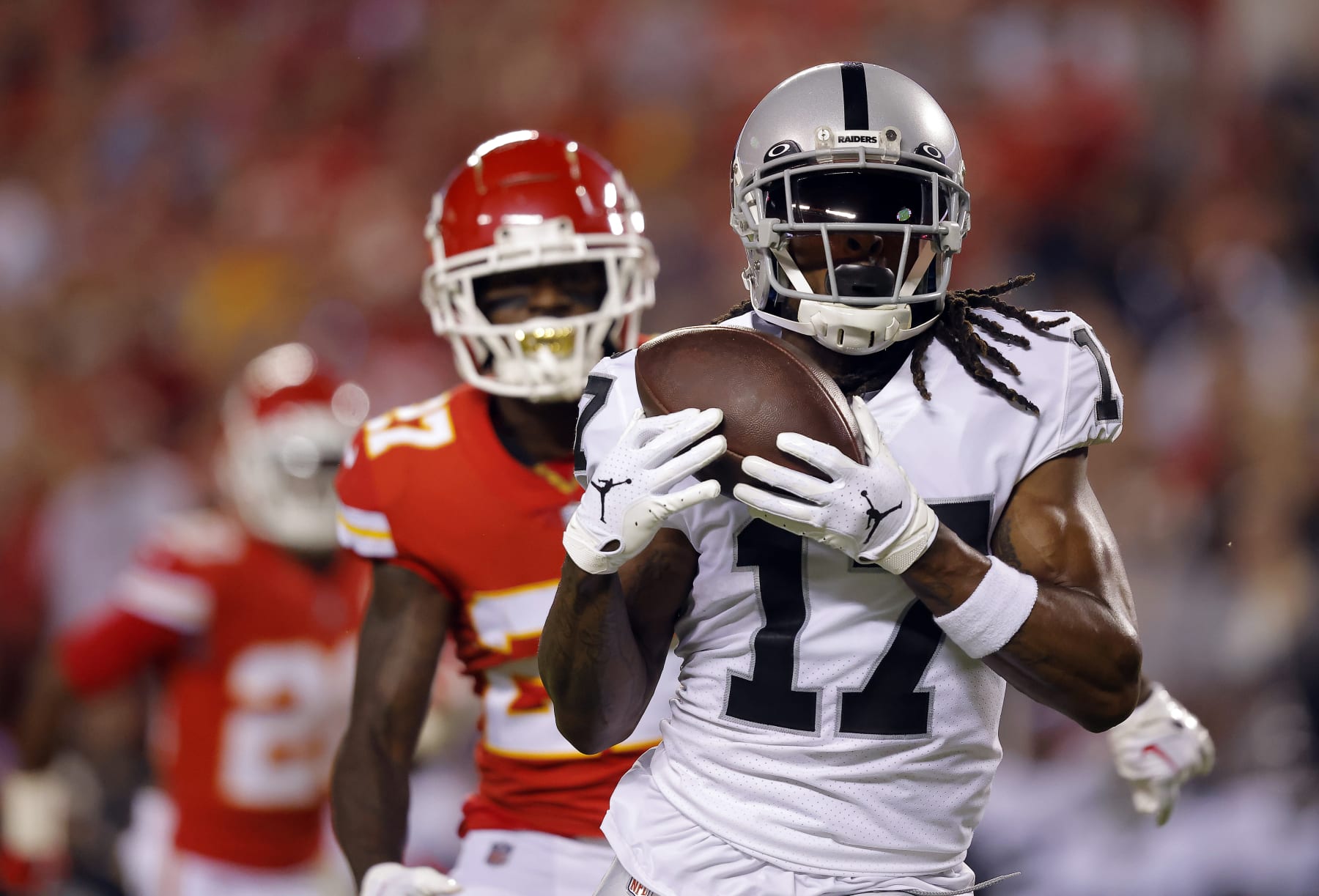 Raiders news: NFL to wait on Davante Adams' suspension for pushing  cameraman - Silver And Black Pride