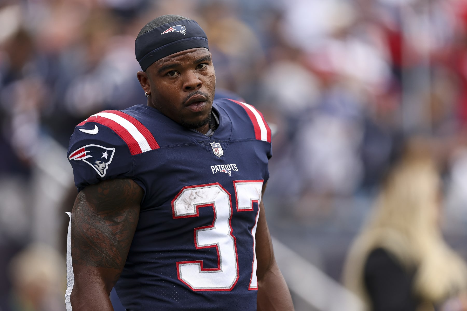 New England Patriots running back Damien Harris (37) tries to