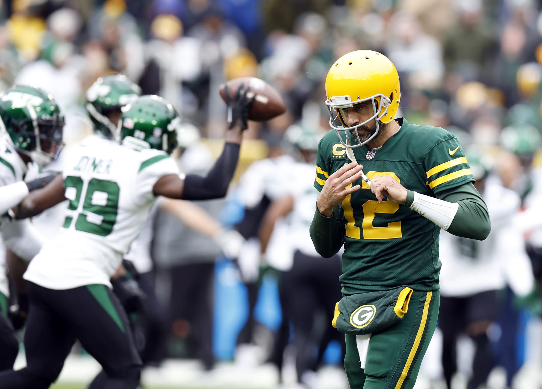 Aaron Rodgers Clowned by Twitter as Packers Fall to Zach Wilson