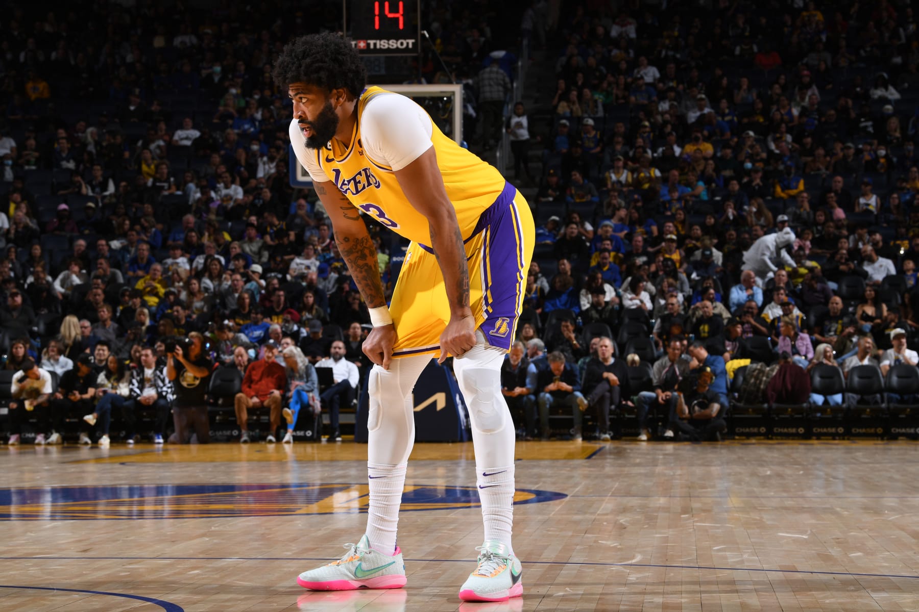 Lakers' Anthony Davis Impresses NBA Twitter with 28 Points in Preseason vs.  Warriors, News, Scores, Highlights, Stats, and Rumors