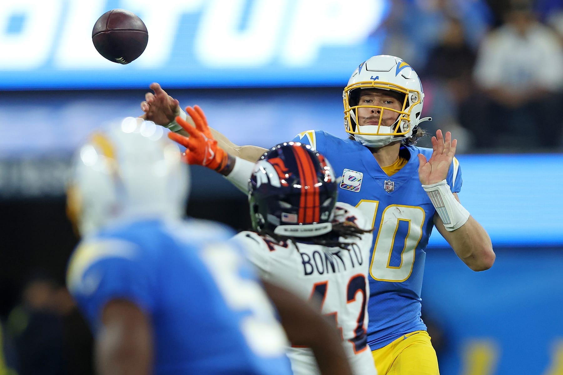 Los Angeles Chargers get embarrassed by the Minnesota Vikings 39-10 - Bolts  From The Blue