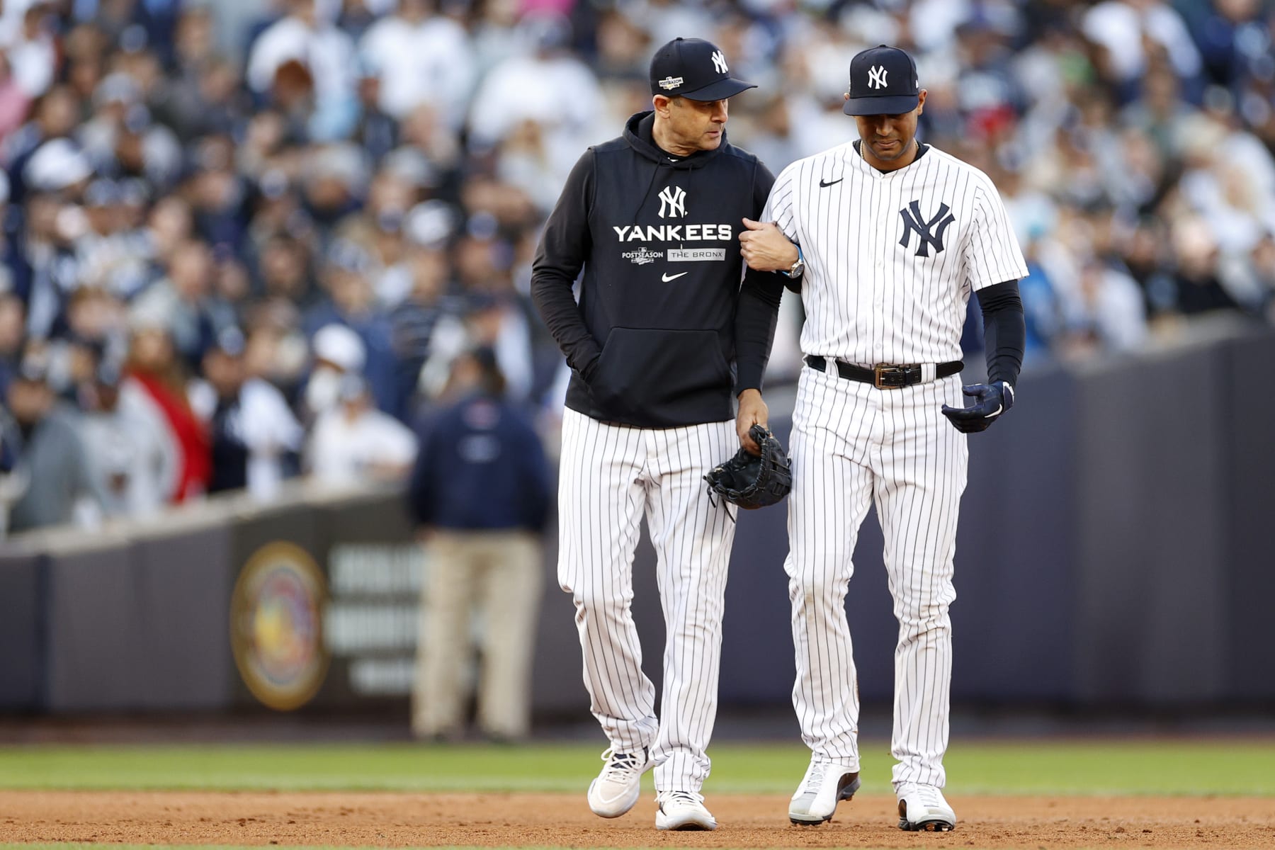 Aaron Hicks: Breaking News, Rumors & Highlights