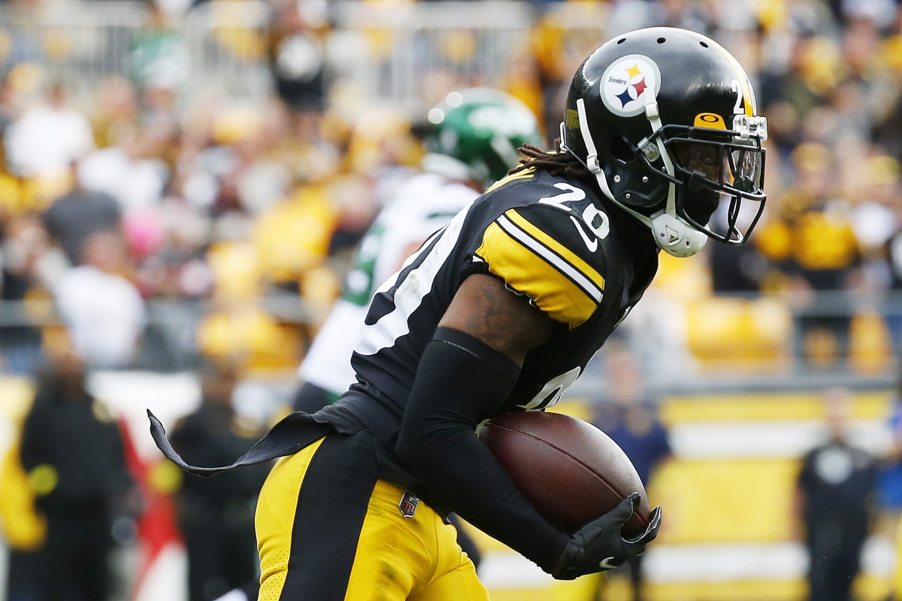 Pittsburgh Steelers cornerback Cameron Sutton (20) runs during an