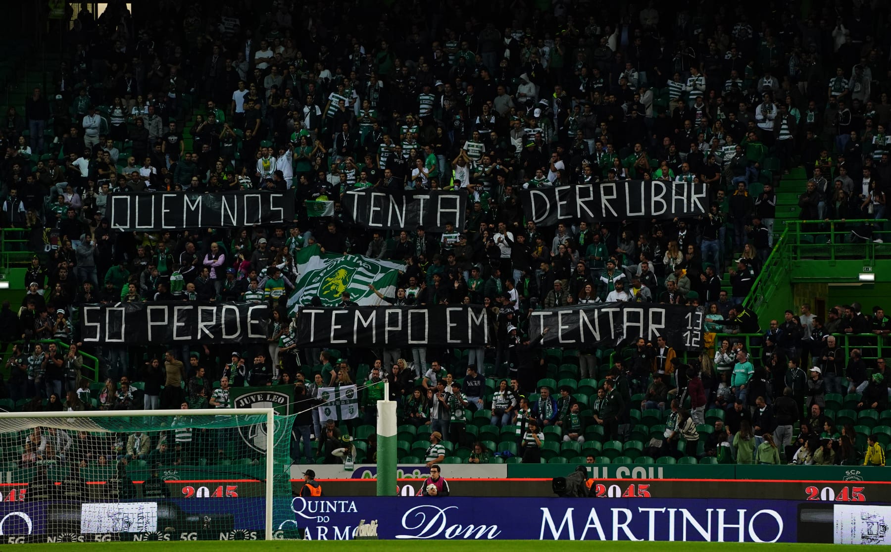 LISBON, PORTUGAL - OCTOBER 22: Sporting CP supporters in action during the Liga Bwin match between Sporting CP and Casa Pia AC at Estadio Jose Alvalade on October 22, 2022 in Lisbon, Portugal. (Photo by Gualter Fatia/Getty Images)