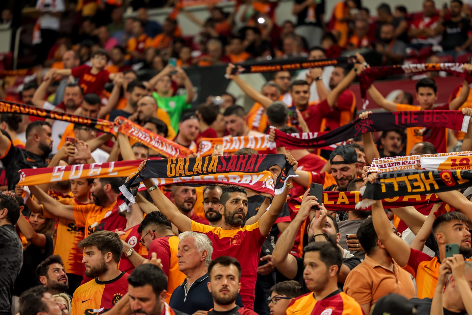ISTANBUL, TURKEY - SEPTEMBER 16: Fans of Galatasaray during the Turkish Super Lig match between Galatasaray and Konyaspor at Stadion NEF Stadyumu on September 16, 2022 in Istanbul, Turkey (Photo by /Orange Pictures/BSR Agency/Getty Images)