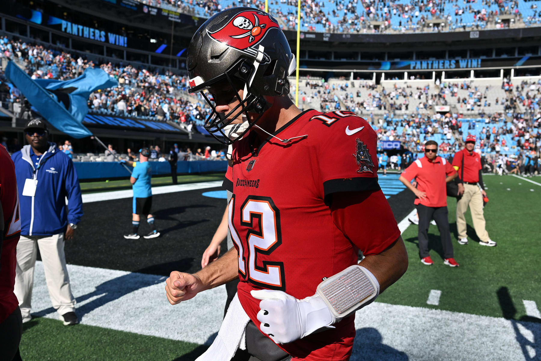 Tom Brady, Buccaneers end the season with a win over the Panthers