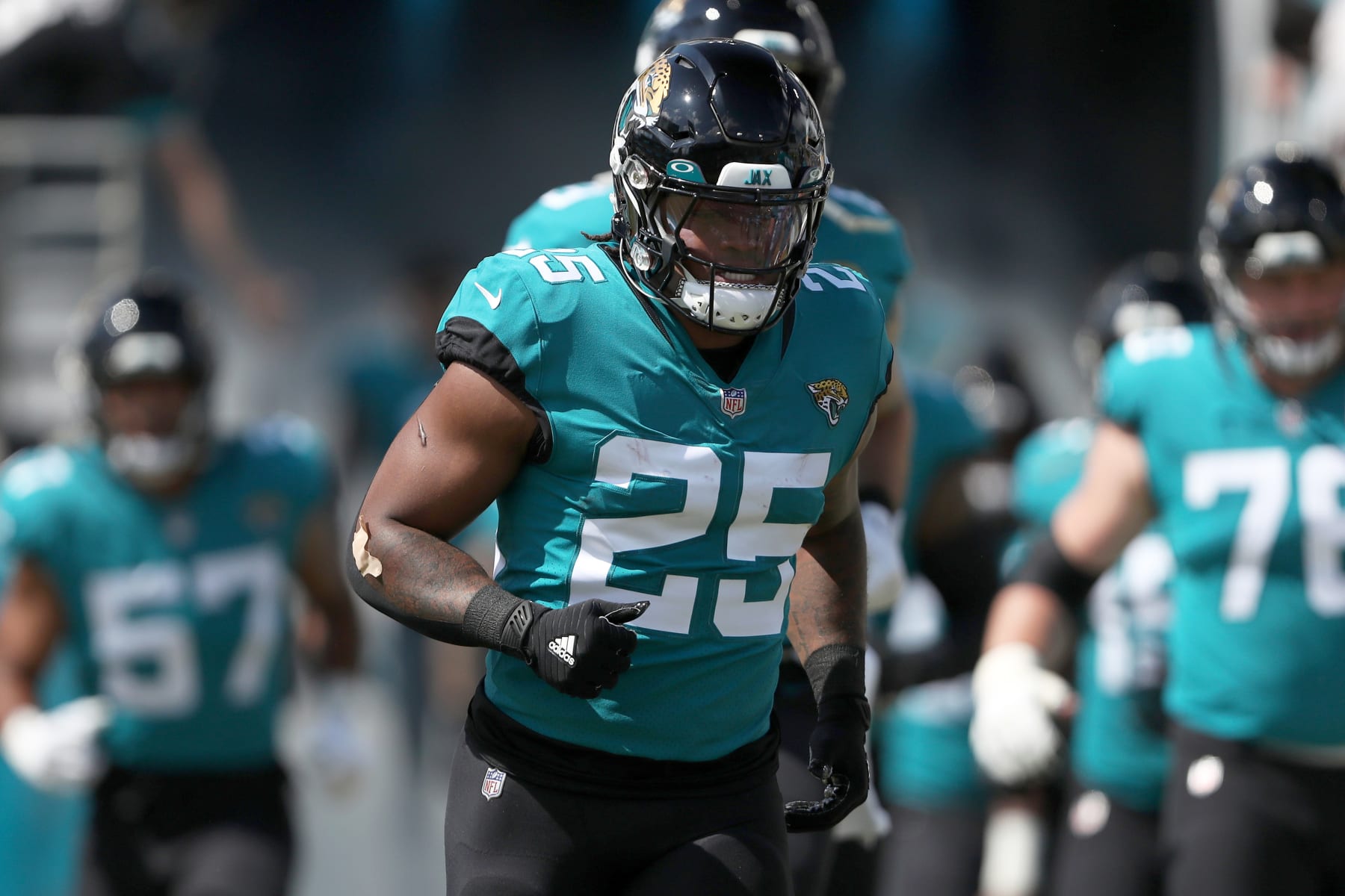 Jets trade for Jaguars' James Robinson after Breece Hall injury