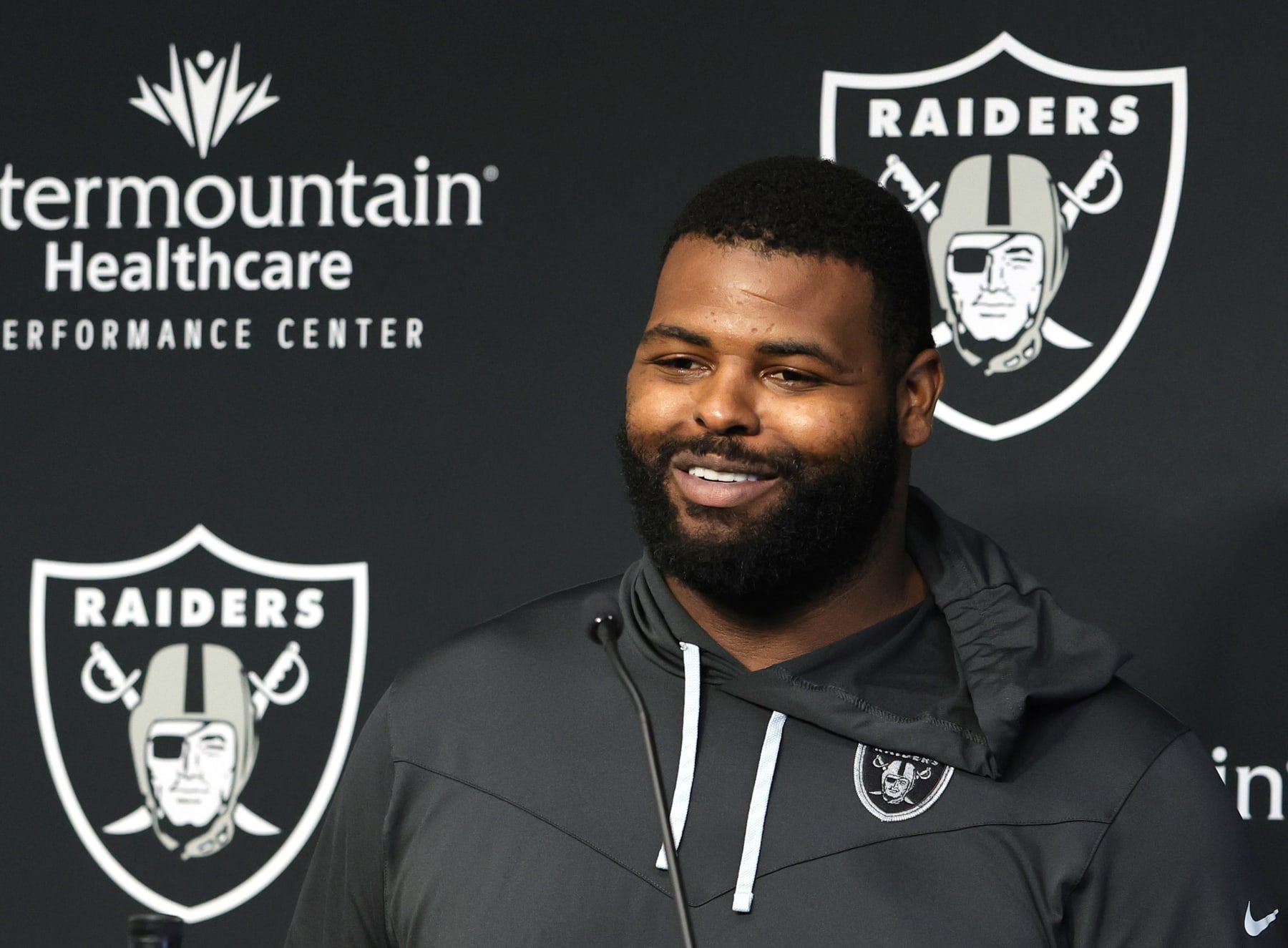 Johnathan Hankins Trade To Cowboys: Raiders Get A 2023 NFL Draft Pick &  Swap