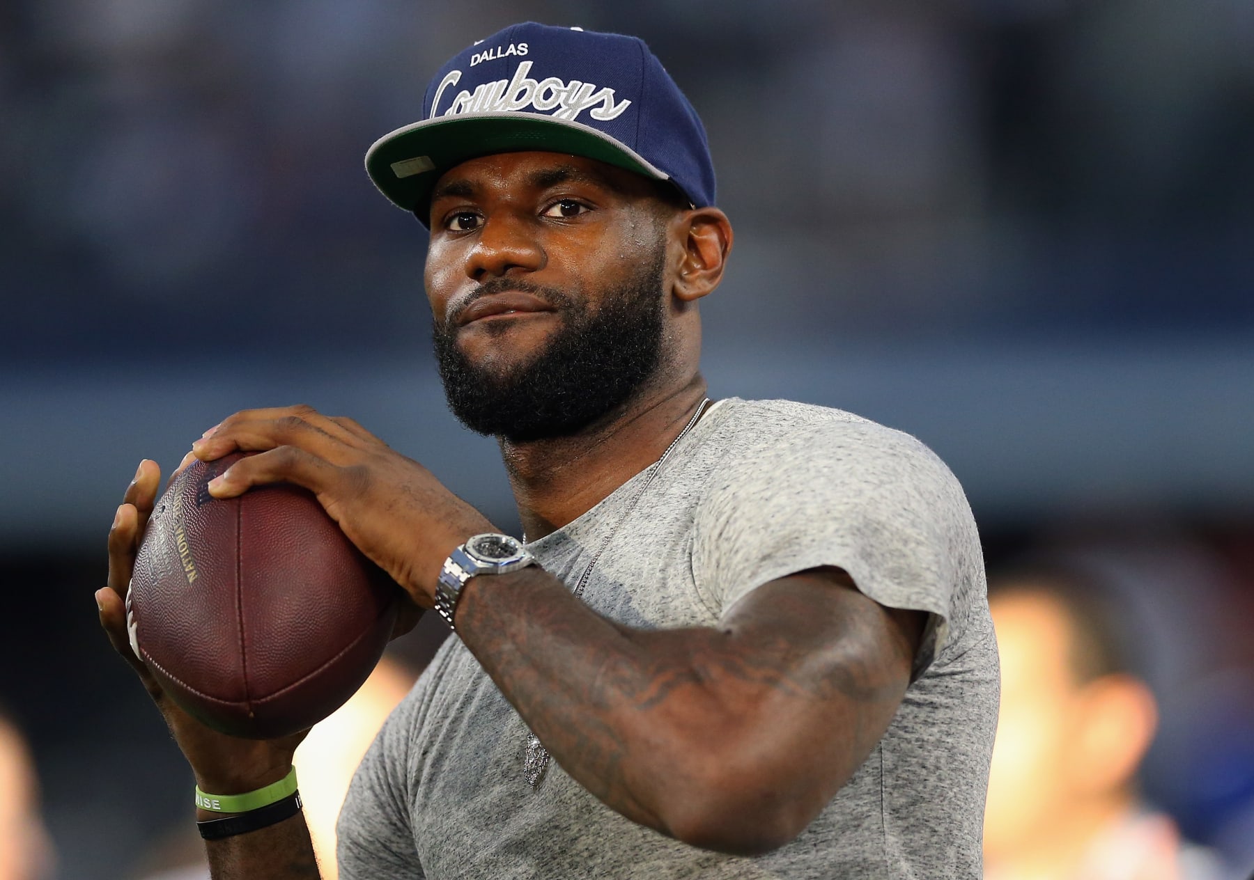 LeBron James switches fandom from Cowboys to Browns 