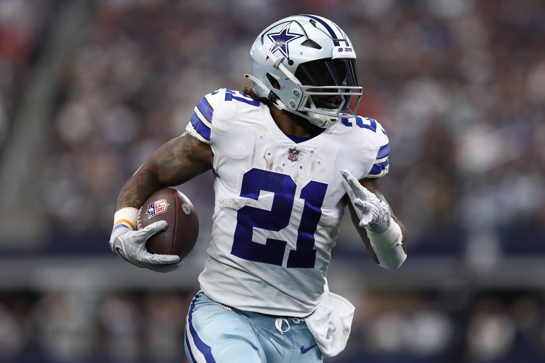 Ezekiel Elliott injury: Cowboys RB suffers knee injury in Week 9