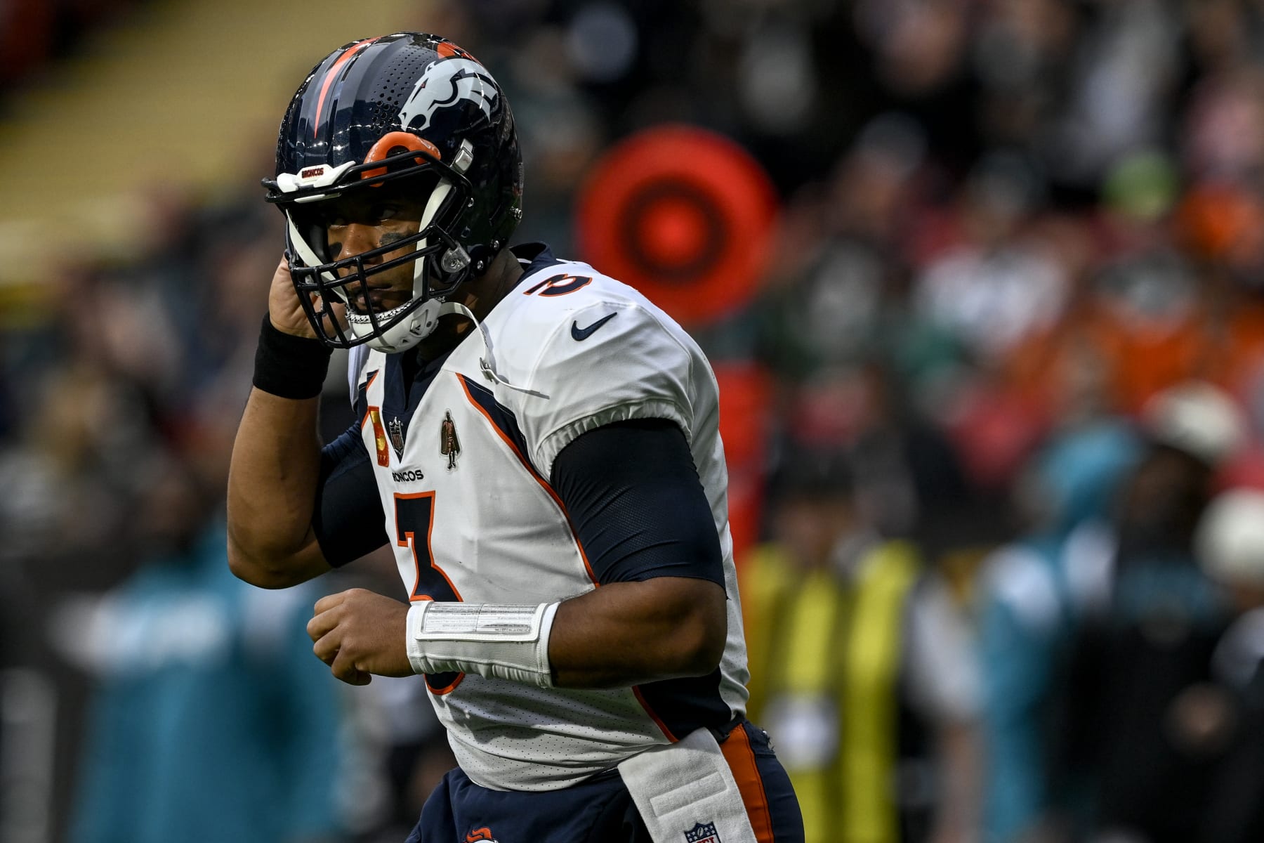 Broncos beat Jacksonville Jaguars in London, 21-17