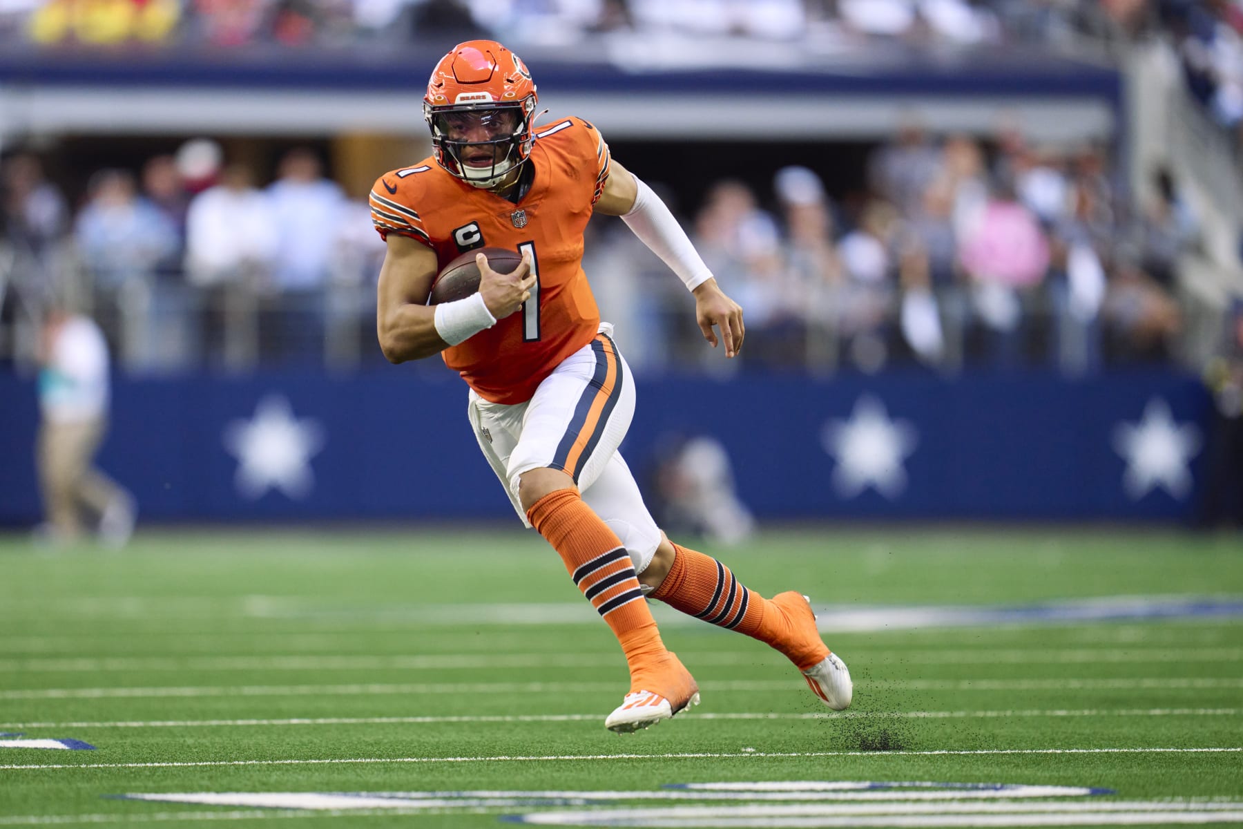 2022 NFL week 8, Chicago Bears at Dallas Cowboys. Bears defense caught  sleeping, but offense keeps a high-scoring game interesting in fun new way  to lose against the Cowboys - Windy City Gridiron