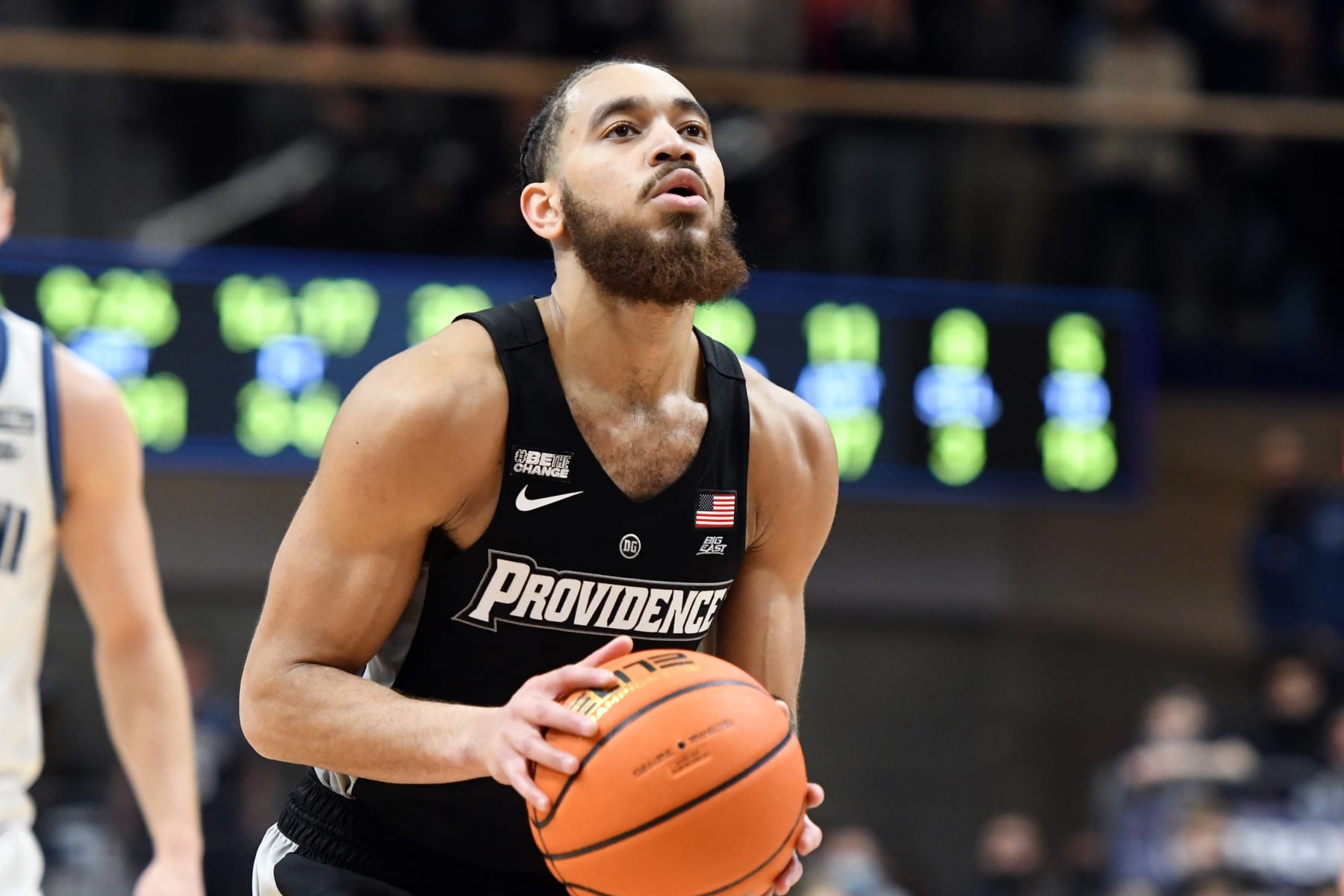 Drake men's basketball lands Ethan Roberts in the transfer portal
