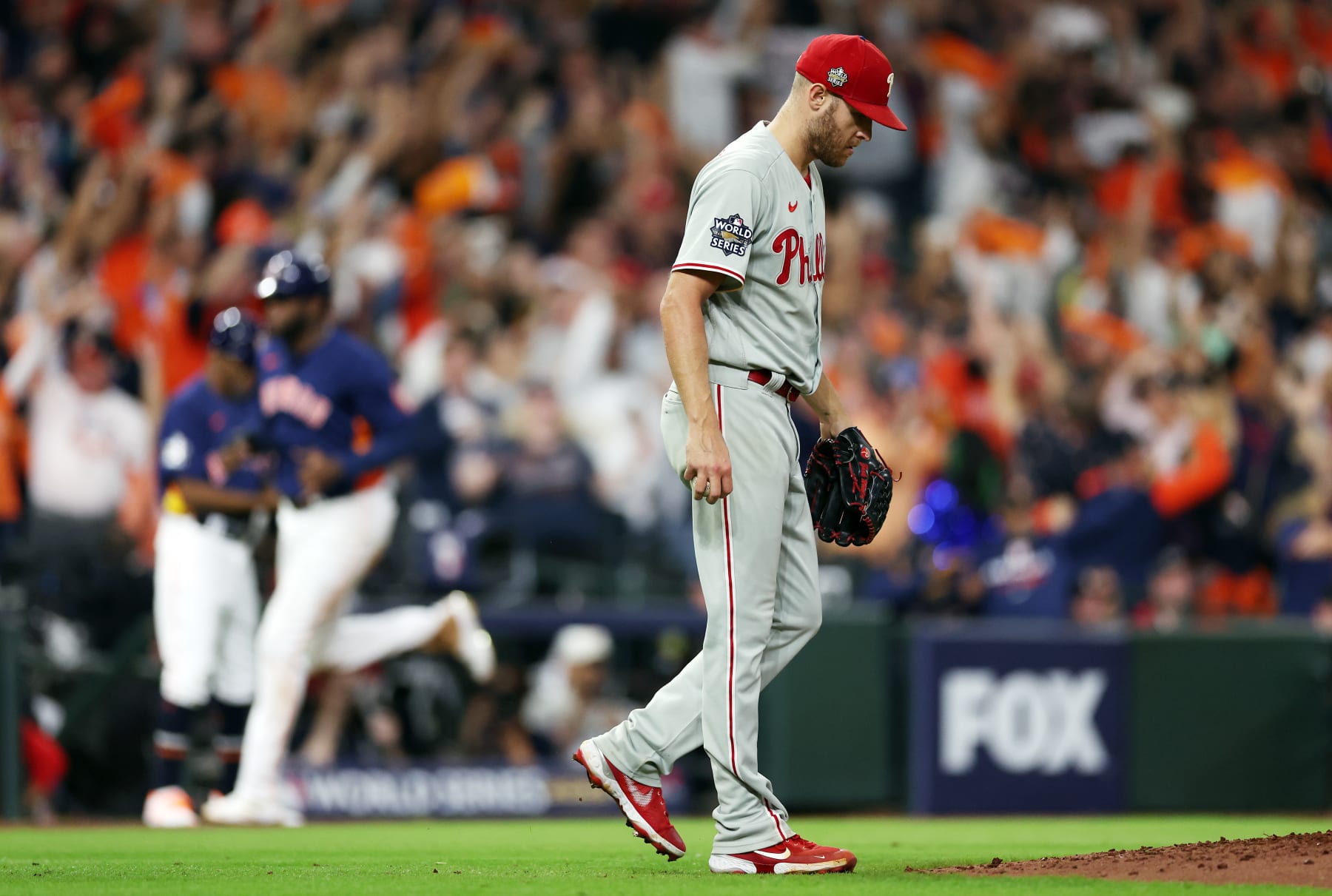 World Series: Tied 1-all, Astros-Phils resume after rainout