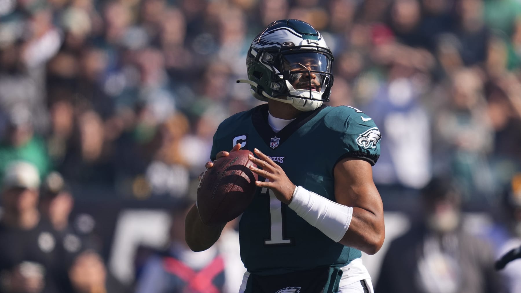 Philadelphia Eagles QB Jalen Hurts switches uniform to No. 1 - ESPN