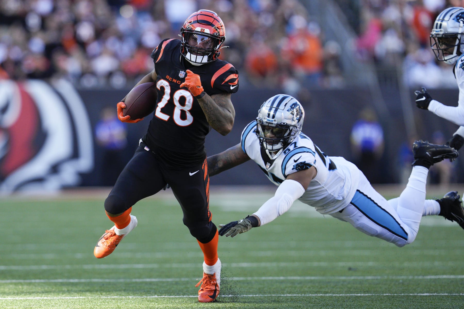 NFL on ESPN - Cincinnati Bengals RB Joe Mixon has his fantasy managers on  cloud nine after his 5 TD performance 