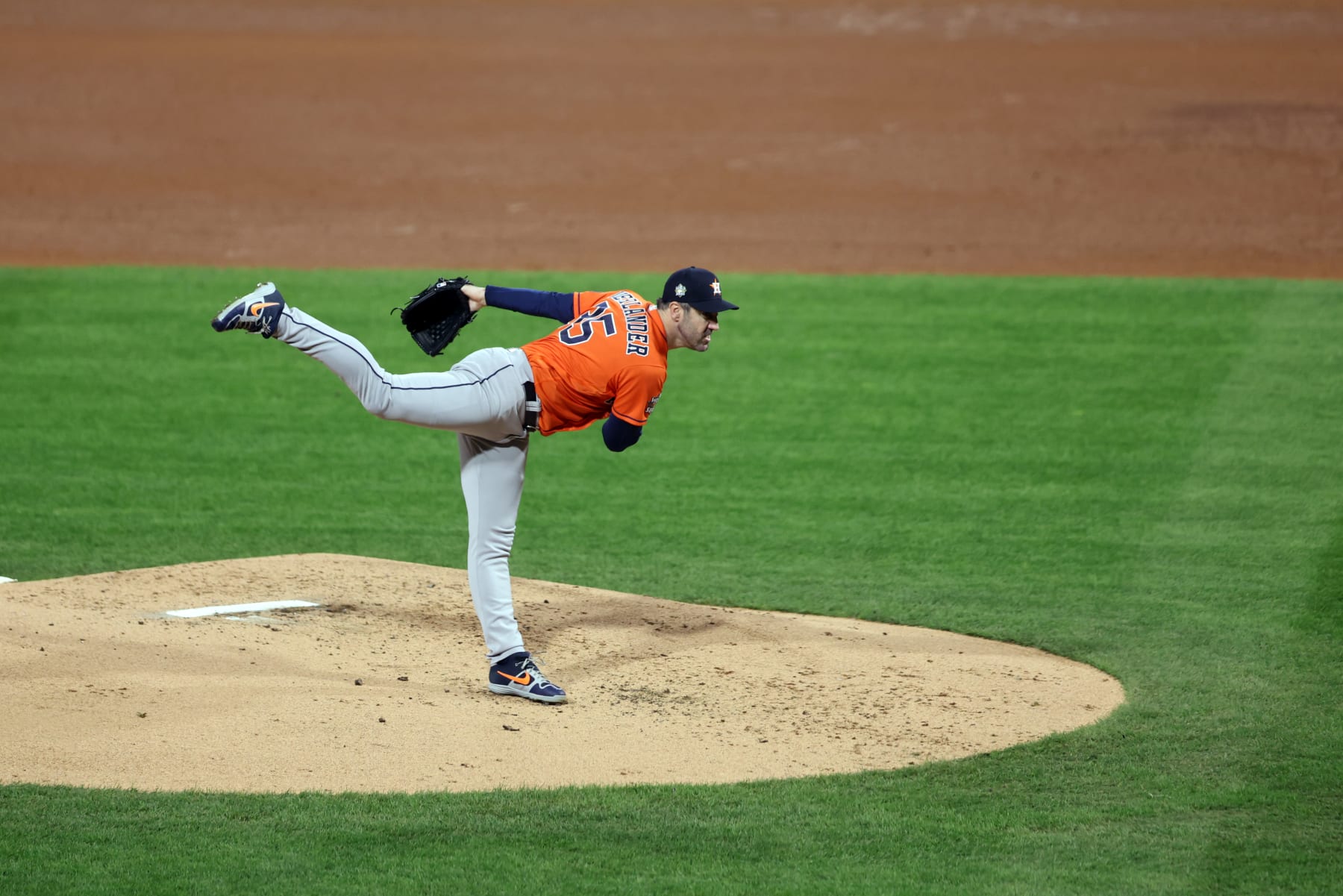 Rain Over Me: Astros Verlander Tops Two Milestones in Anaheim