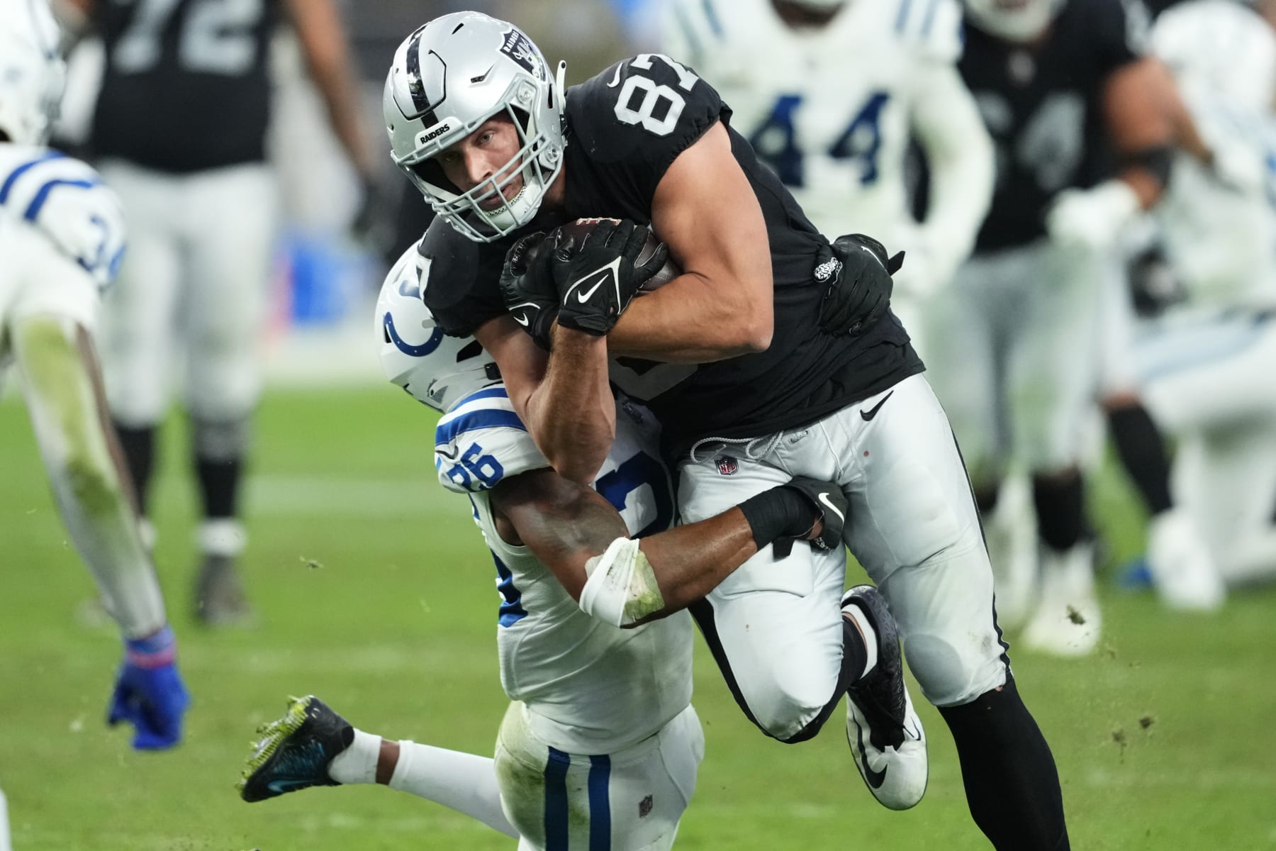 Raiders lose to Colts 25-20, fall to 2-7 on the season