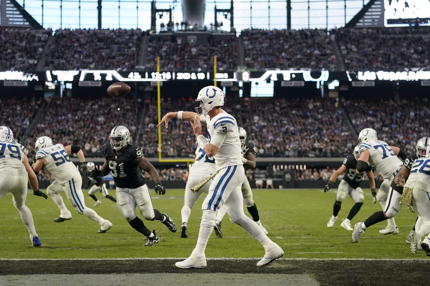 Raiders lose to Colts 25-20, fall to 2-7 on the season