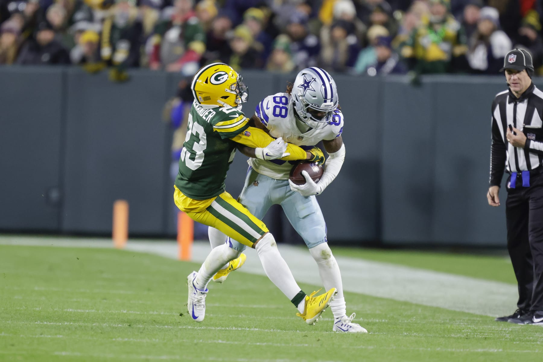 November 13, 2022: Green Bay Packers wide receiver Allen Lazard (13)  signaling a first down during the NFL football game between the Dallas  Cowboys and the Green Bay Packers in Green Bay