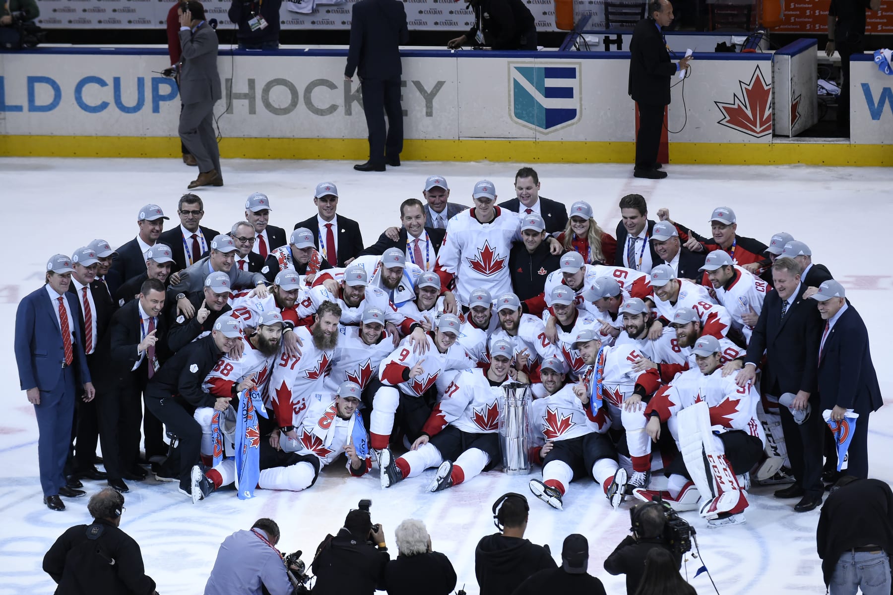 Team Canada poses for a team photo after winning the 2016 World Cup of Hockey.