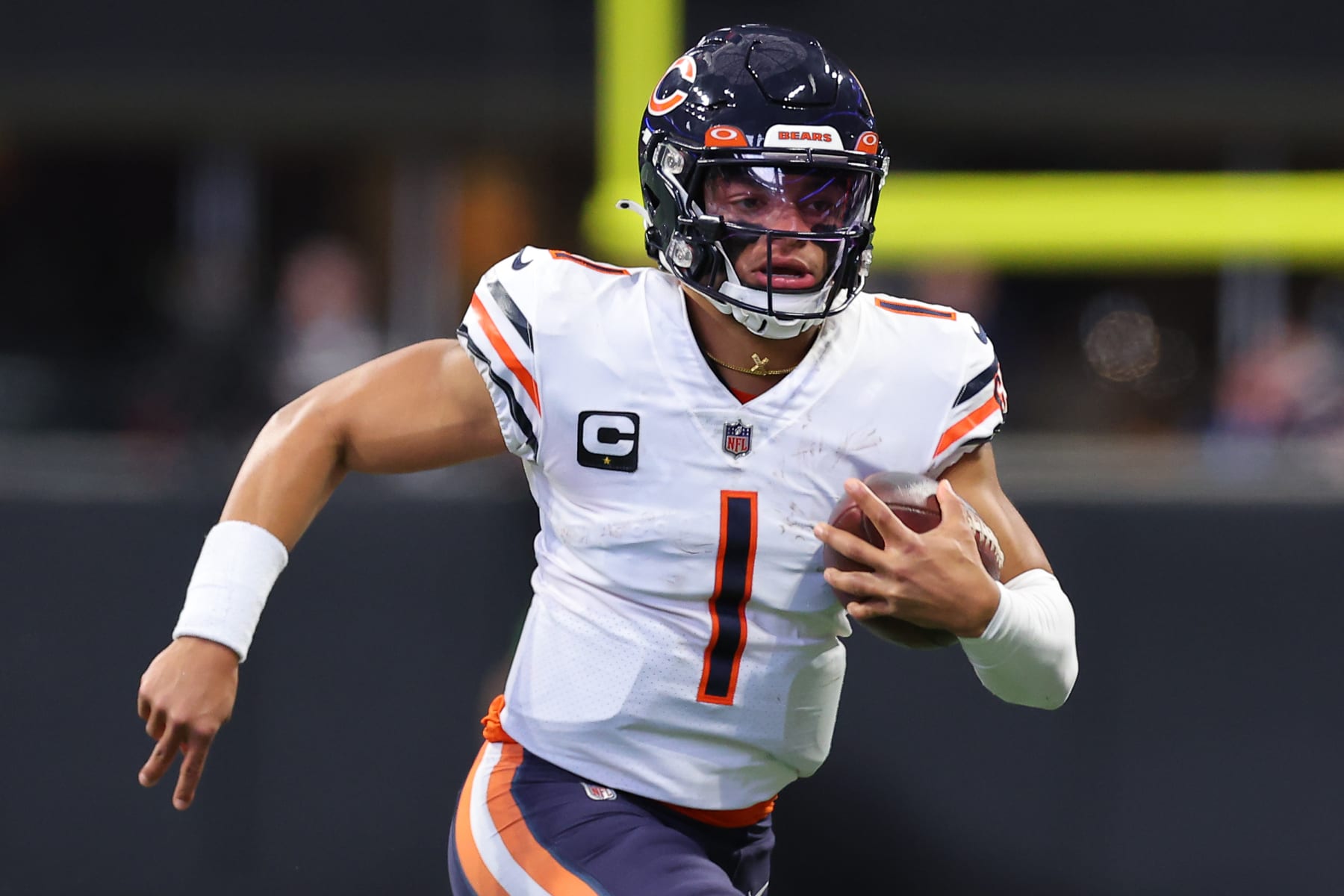 Justin Fields injury news: Bears QB listed as doubtful to play Week 13 -  DraftKings Network