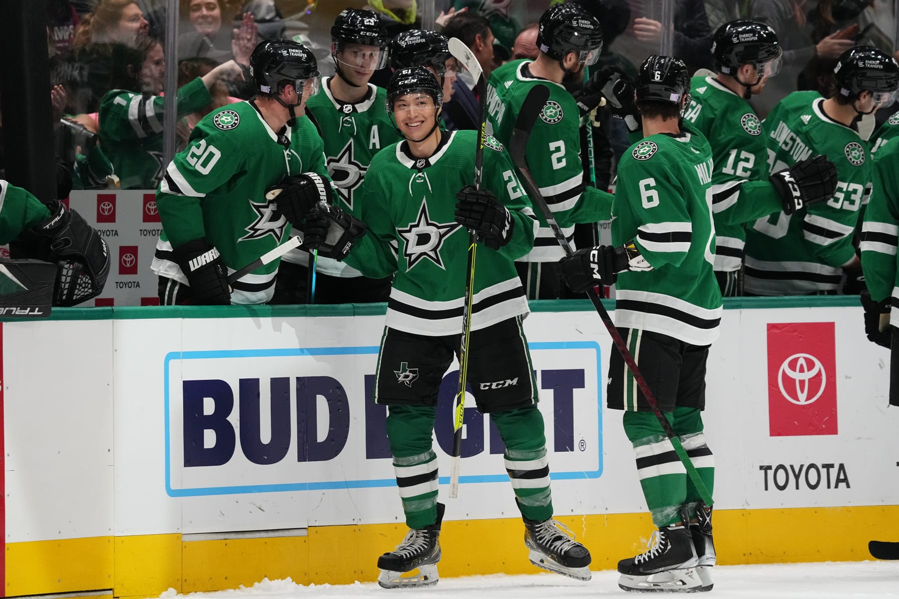 DALLAS, TX - NOVEMBER 21: Jason Robertson #21 of the Dallas Stars celebrates a goal against the Colorado Avalanche at the American Airlines Center on November 21, 2022 in Dallas, Texas. (Photo by Glenn James/NHLI via Getty Images)