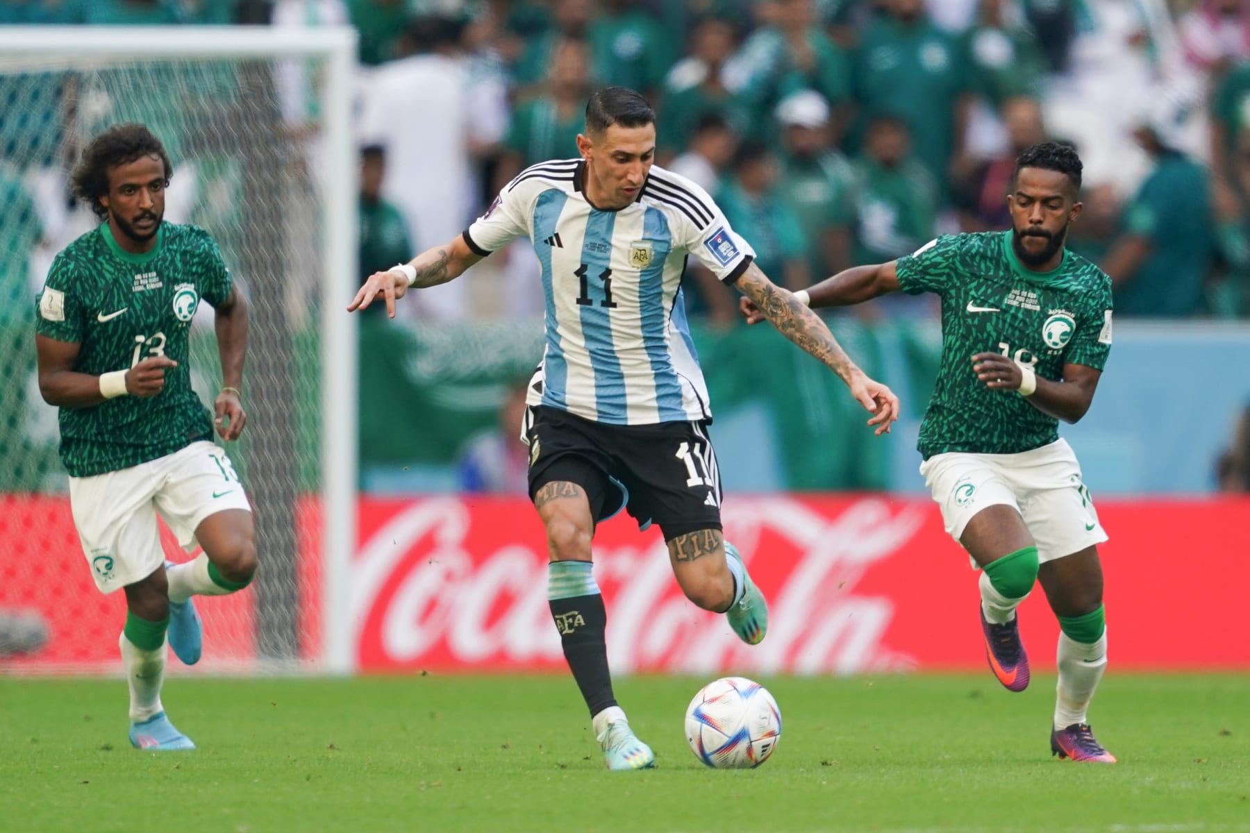 LUSAIL, QATAR - NOVEMBER 22: Angel Di María of Argentina controls the ball during the 2022 FIFA World Cup Qatar group C between Argentina and Saudi Arabia at Lusail Stadium on November 22, 2022 in Lusail, Qatar. (Photo by Florencia Tan Jun/PxImages/Icon Sportswire via Getty Images)