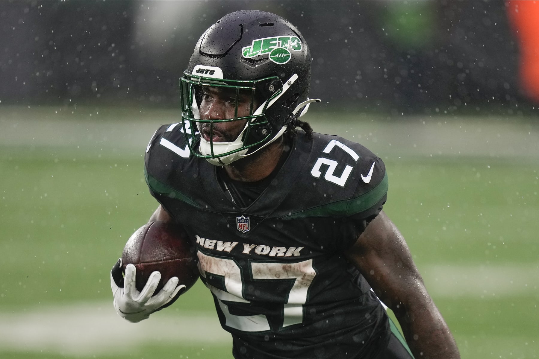 NY Jets RB Zonovan Knight makes history in his NFL debut