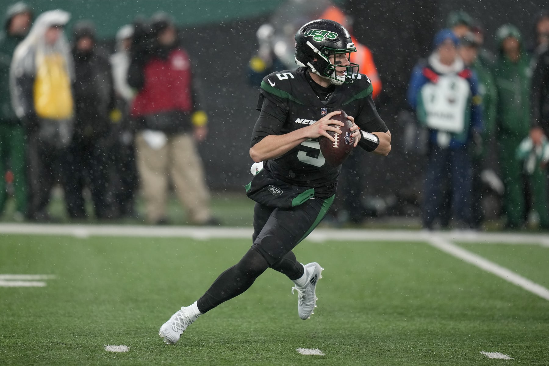 New York Jets give QB Mike White the original-round RFA tender