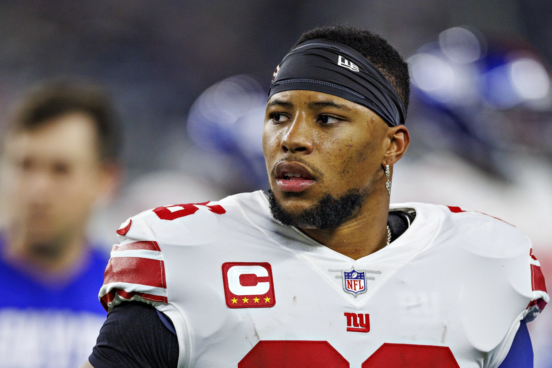 ARLINGTON, TEXAS - NOVEMBER 24: Saquon Barkley #26 of the New York Giants warms up before a game against the Dallas Cowboys at AT&T Stadium on November 24, 2022 in Arlington, Texas. The Cowboys defeated the Giants 28-20. (Photo by Wesley Hitt/Getty Images)