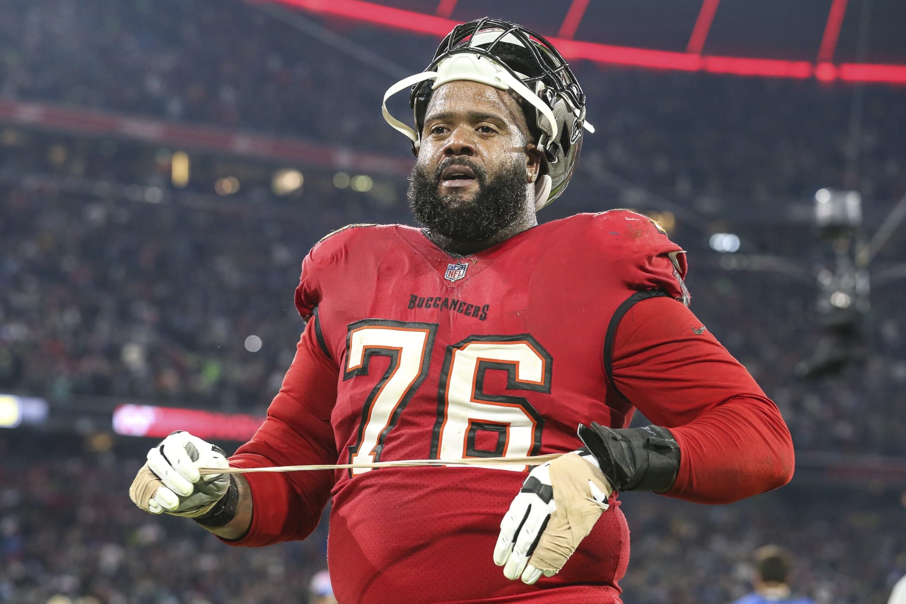 Buccaneers: 2 best players to trade for in 2023 NFL offseason