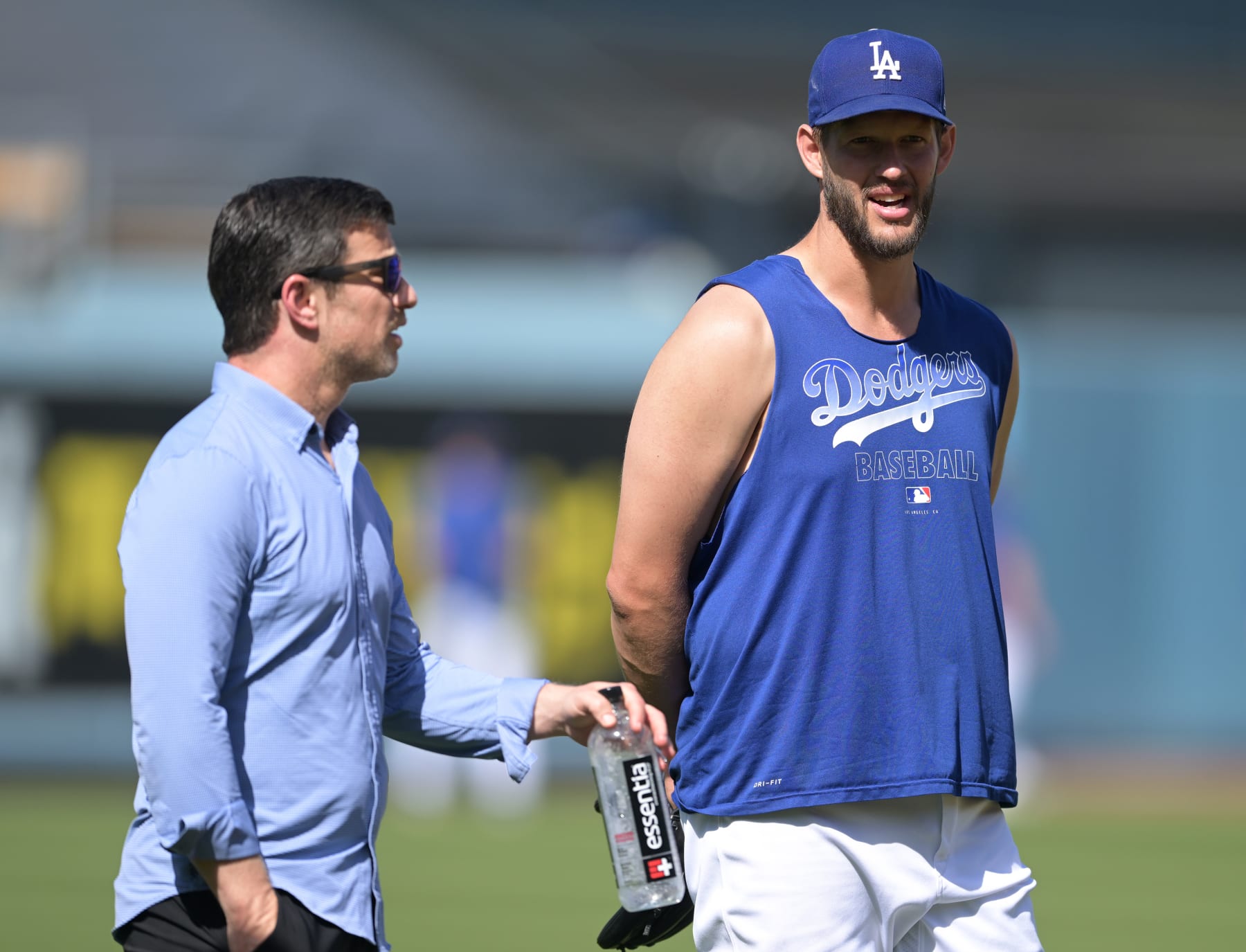 Dodgers looking to reunite Xander Bogaerts, Mookie Betts in LA