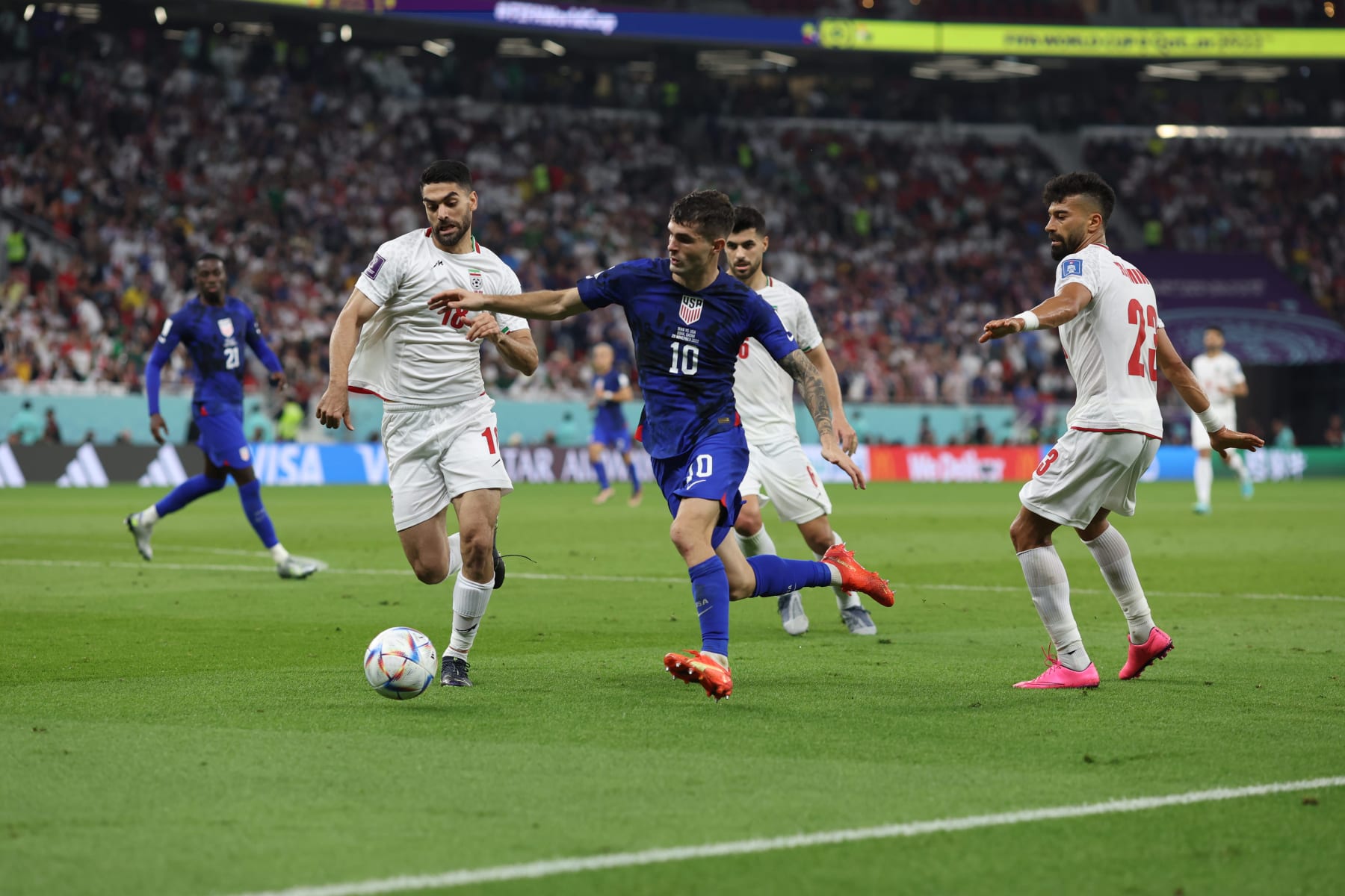 Soccer: FIFA World Cup: USA Christian Pulisic (10) in action, handles the ball vs Iran during Group Stage - Group B match at Al Thumama Stadium.
Al Thumama, Qatar 11/29/2022
CREDIT: Simon Bruty (Photo by Simon Bruty/Sports Illustrated via Getty Images)
(Set Number: X164251 TK1)