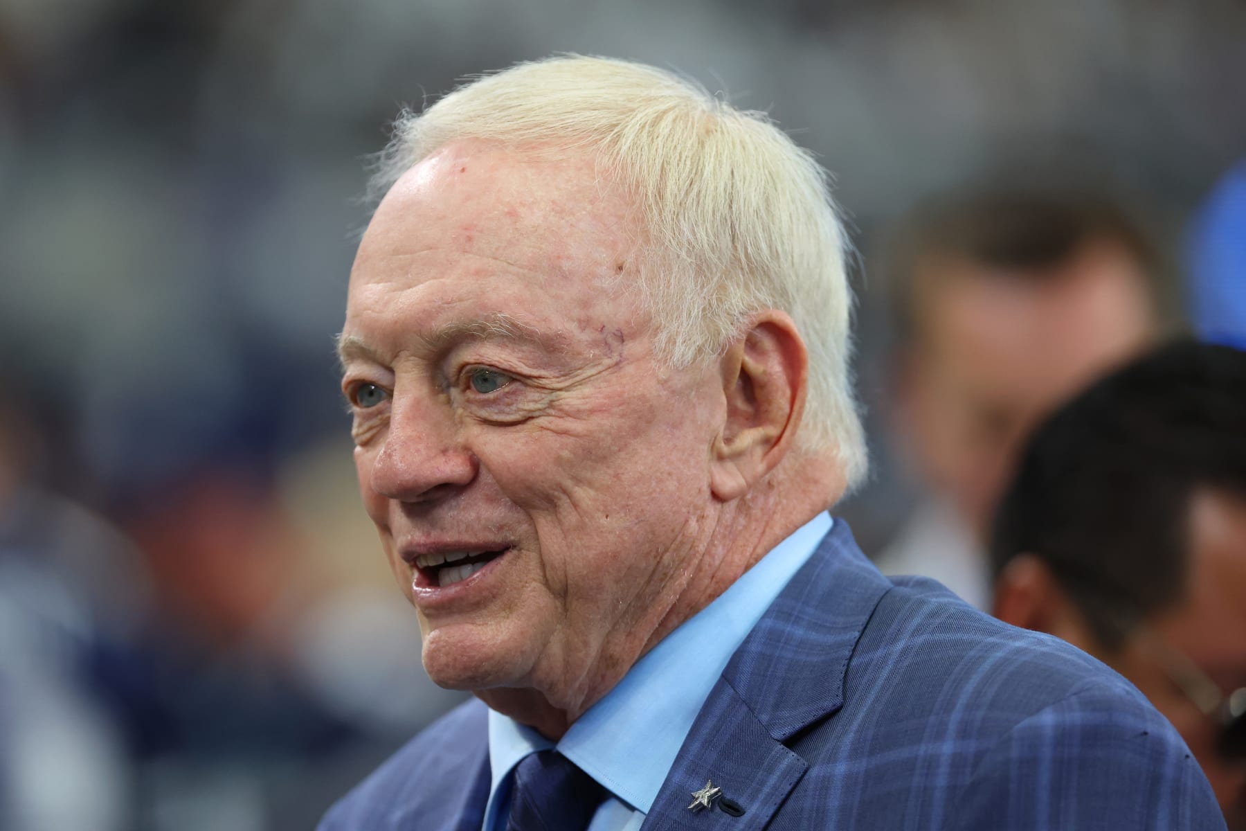 Decades after Little Rock photo, it's not too late for Jerry Jones to make  a difference