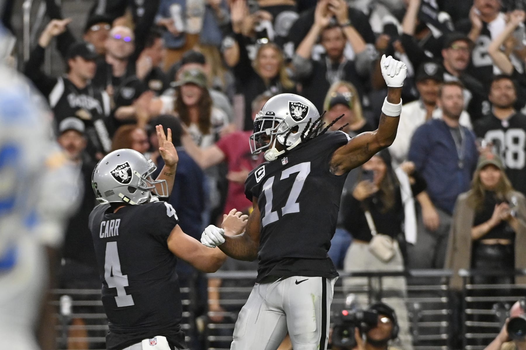 Las Vegas Raiders shut down Chargers in dominant 27-20 win