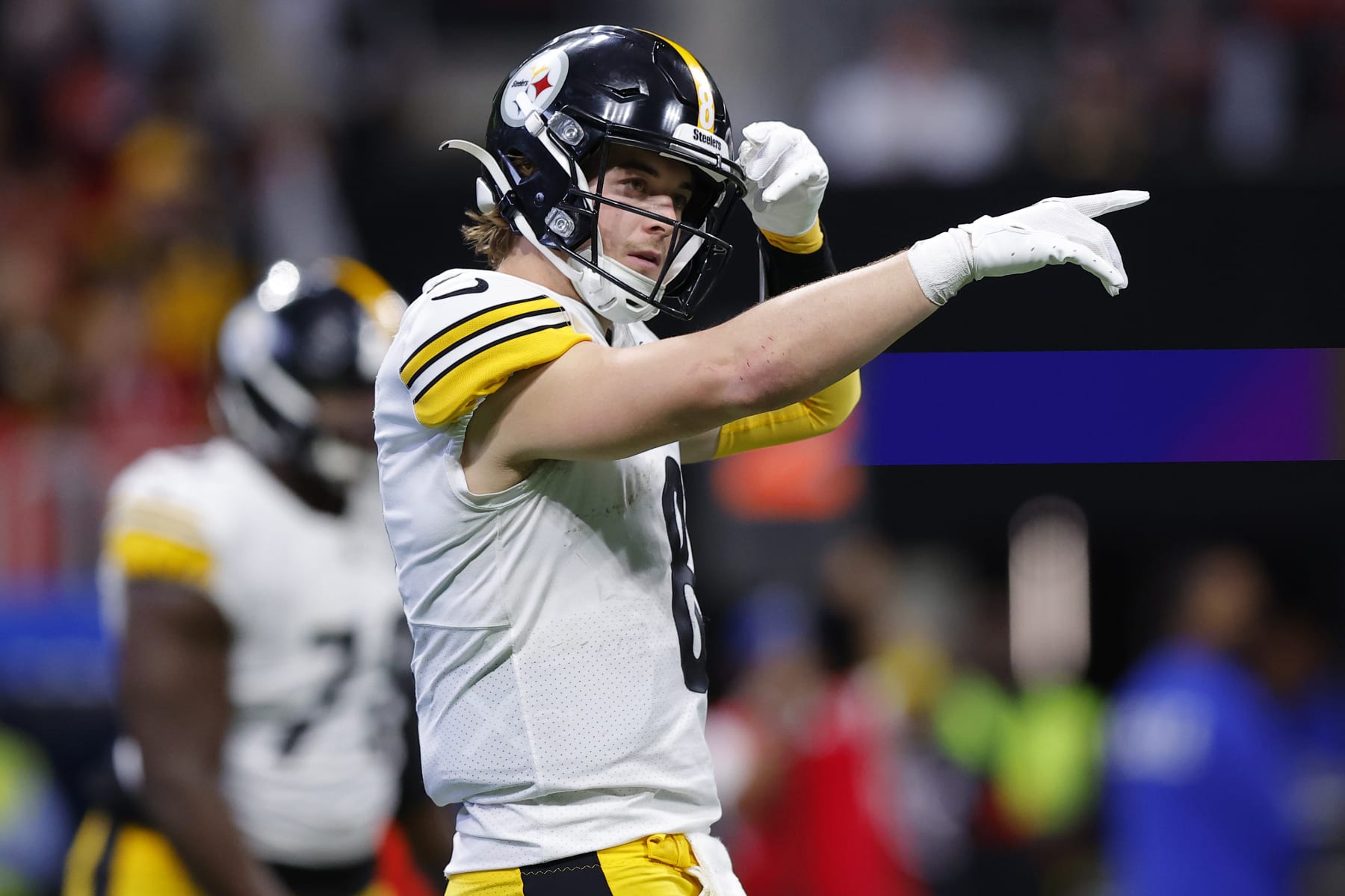 Steelers narrowly sneak by Falcons in Week 13 road win