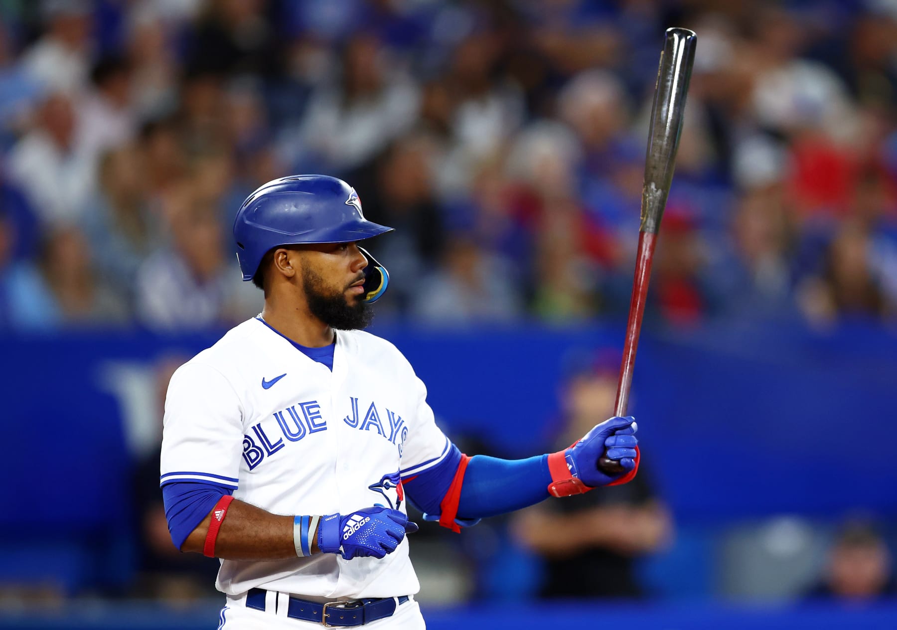 Brewers bring in needed outfield depth by adding veteran Raimel Tapia
