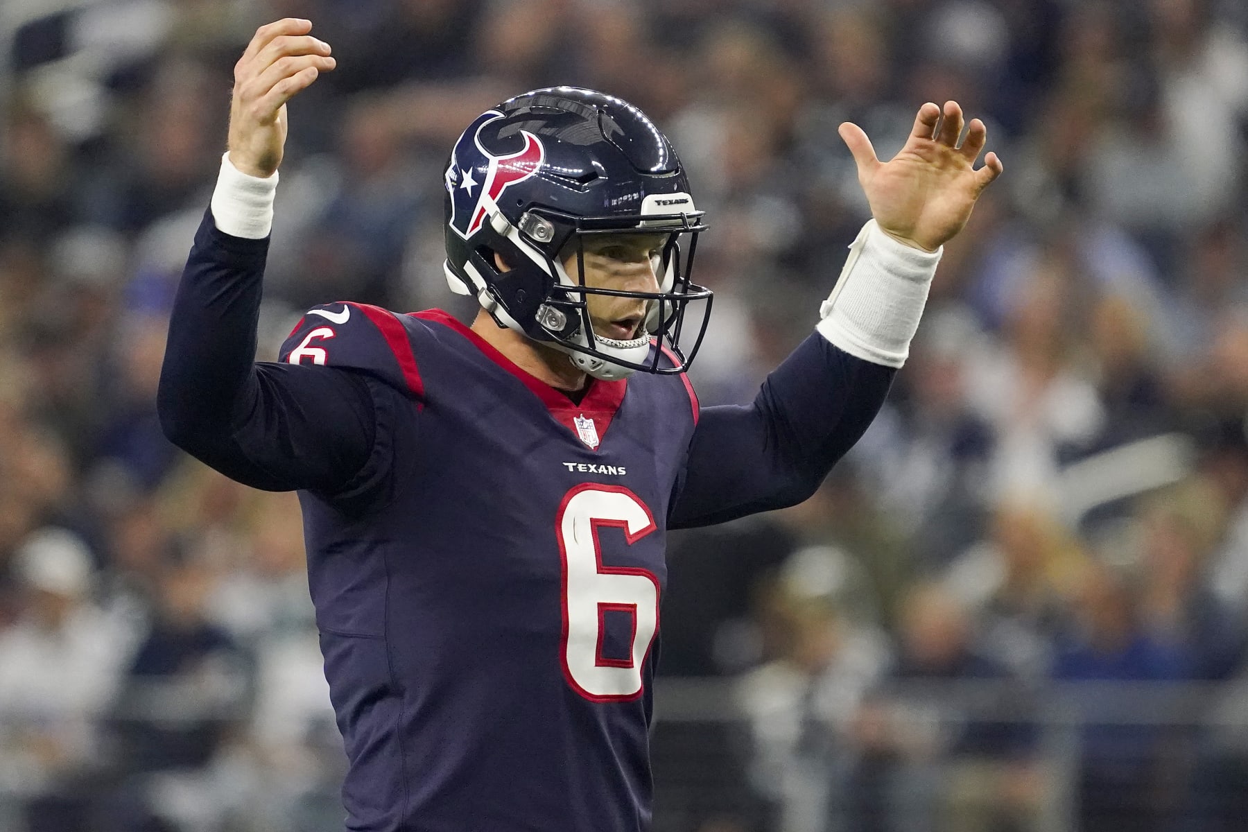 Commanders continue hot streak by beating Texans 23-10