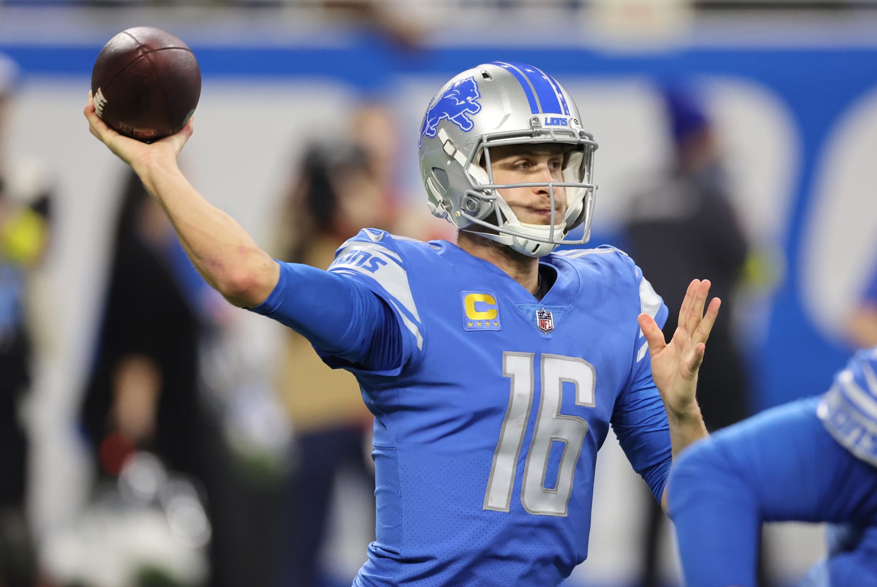 Goff helps surging Lions stun division-leading Vikings, 34-23