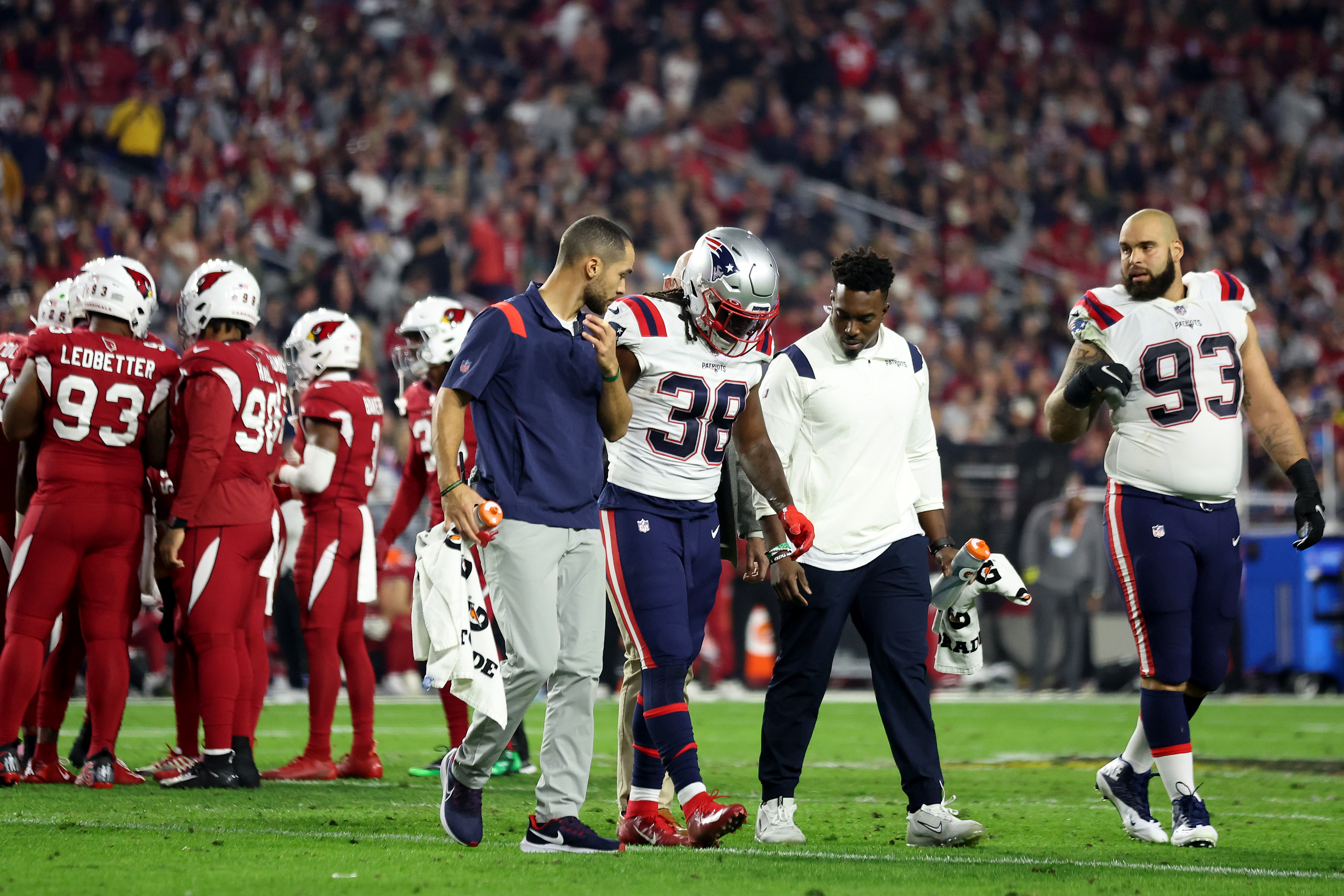 Patriots' Matthew Judon lauds Josh Uche after three-sack game: 'Our best  pass rusher is emerging'