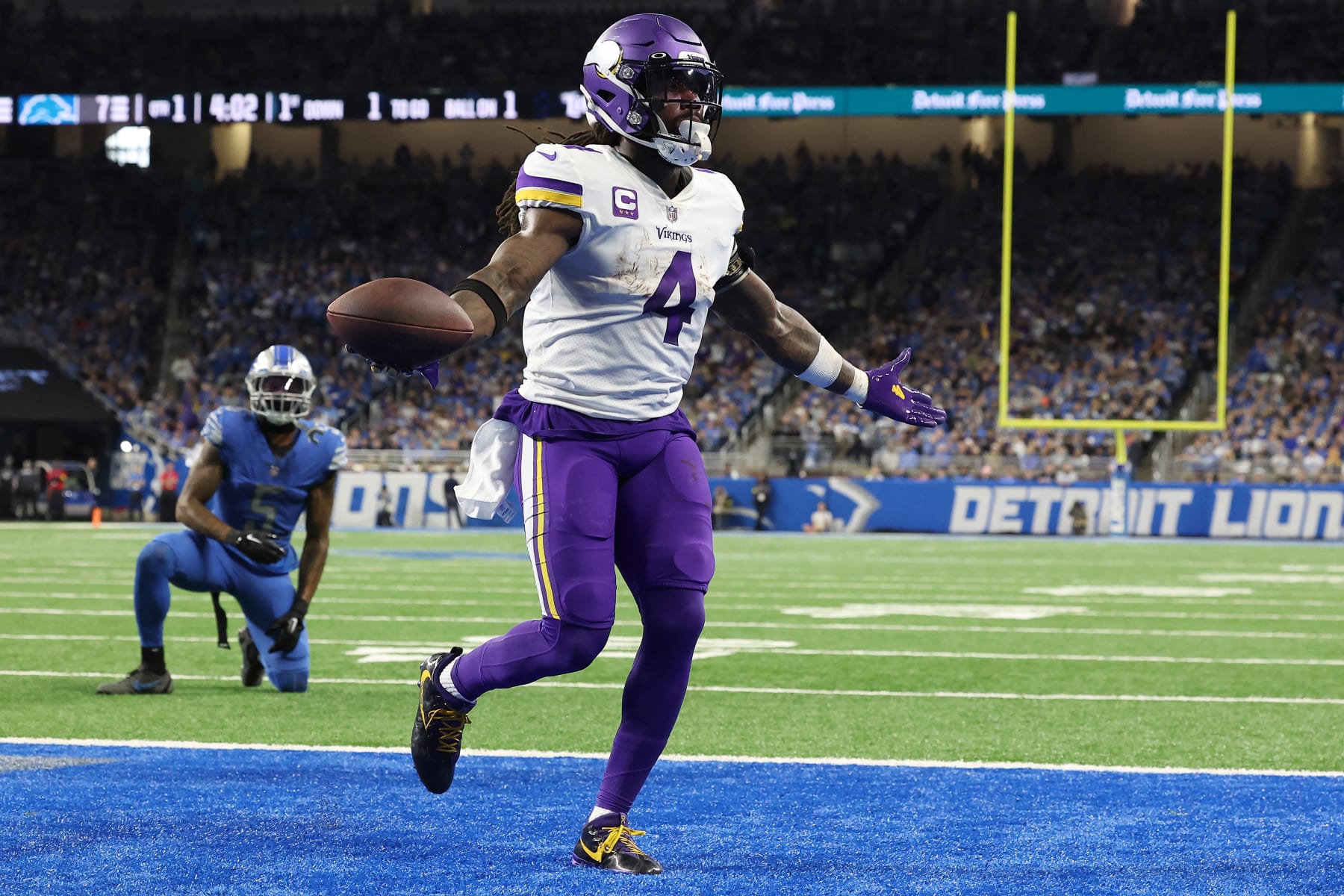 NFL Week 15 Stats: Vikings in record comeback win; Rams equal